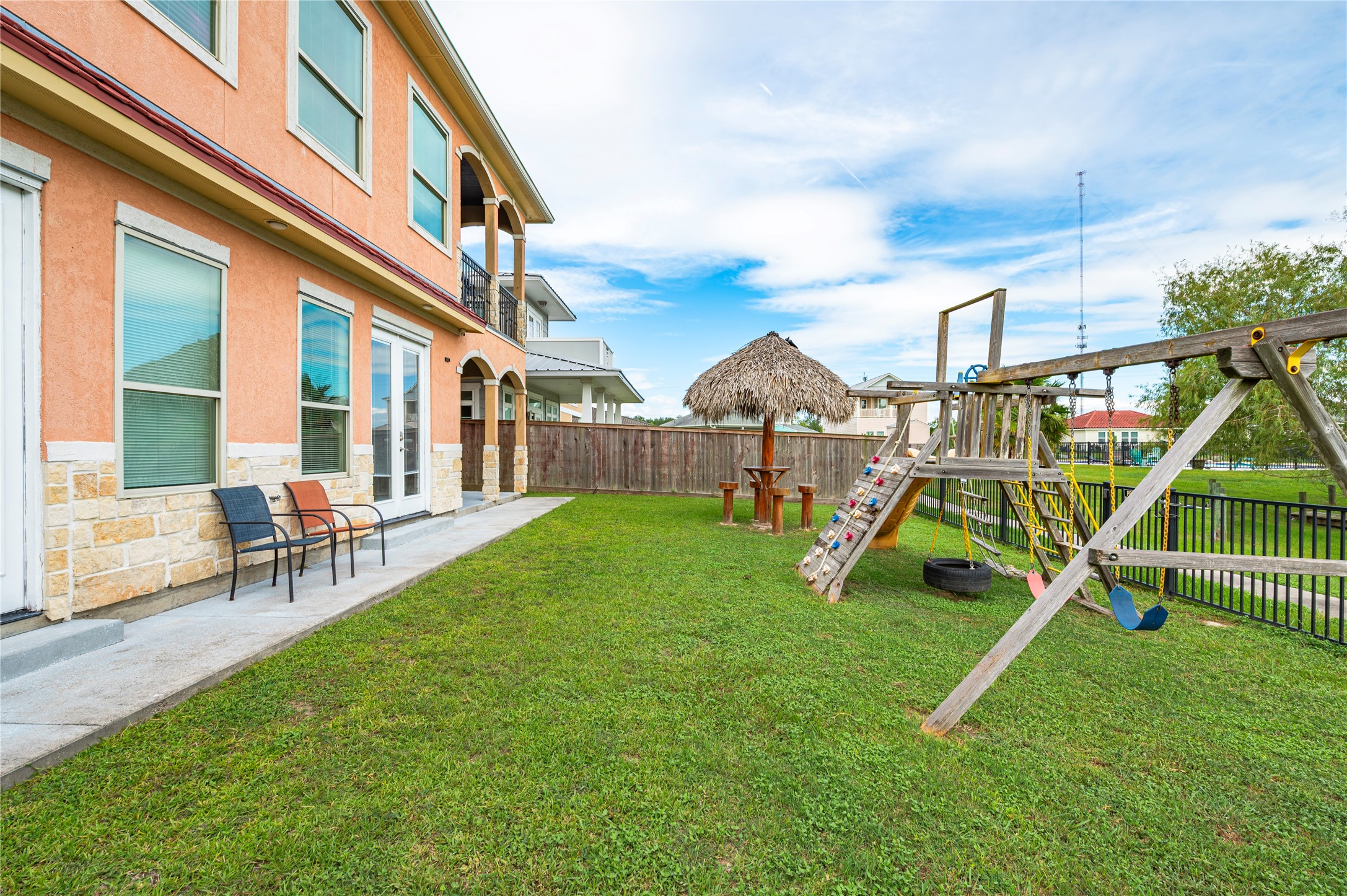615 29th Street, San Leon, TX 77539