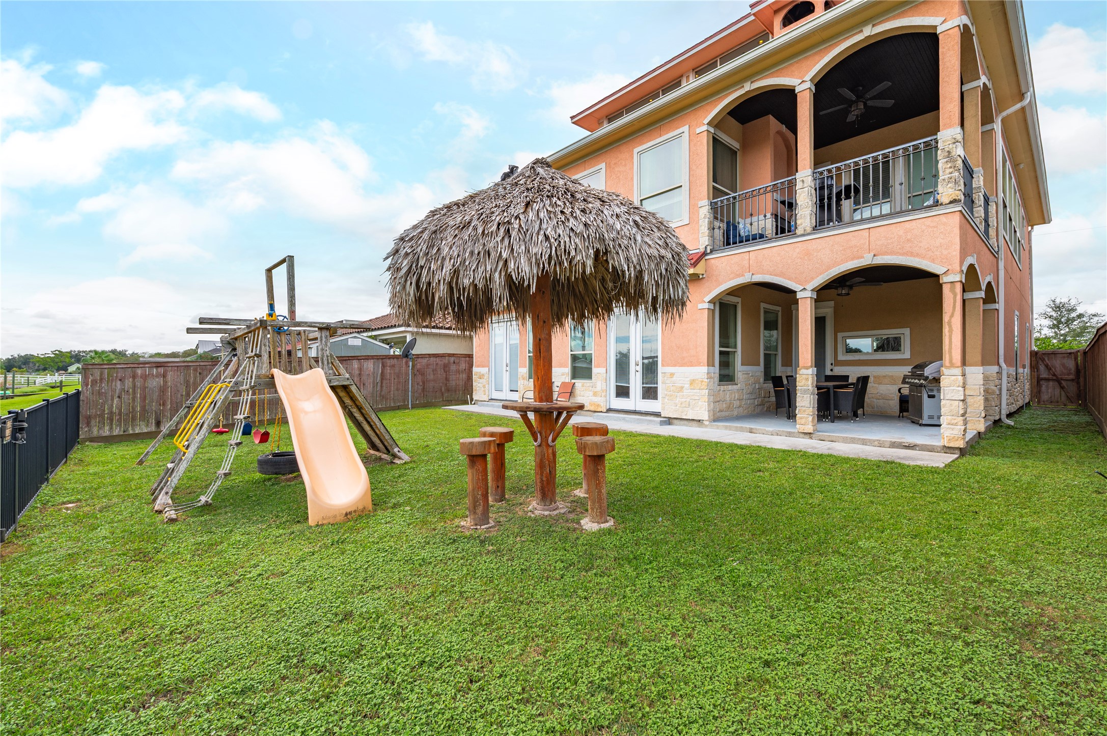 615 29th Street, San Leon, TX 77539