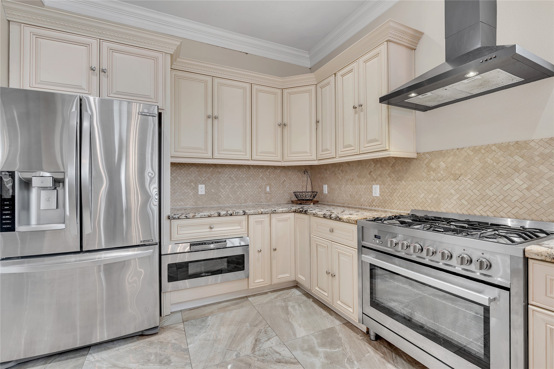 615 29th Street, San Leon, TX 77539
