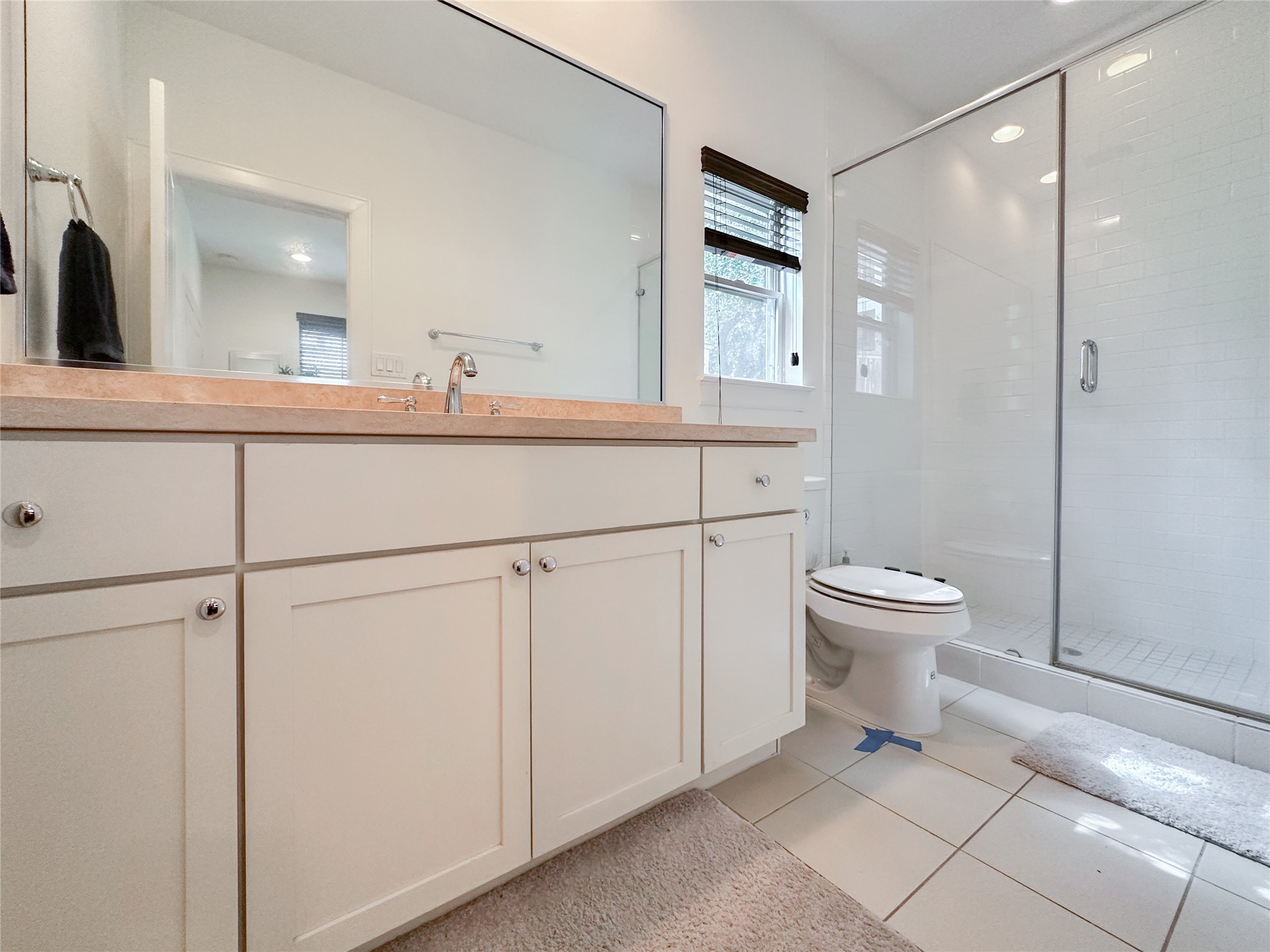 Guest Full bathroom