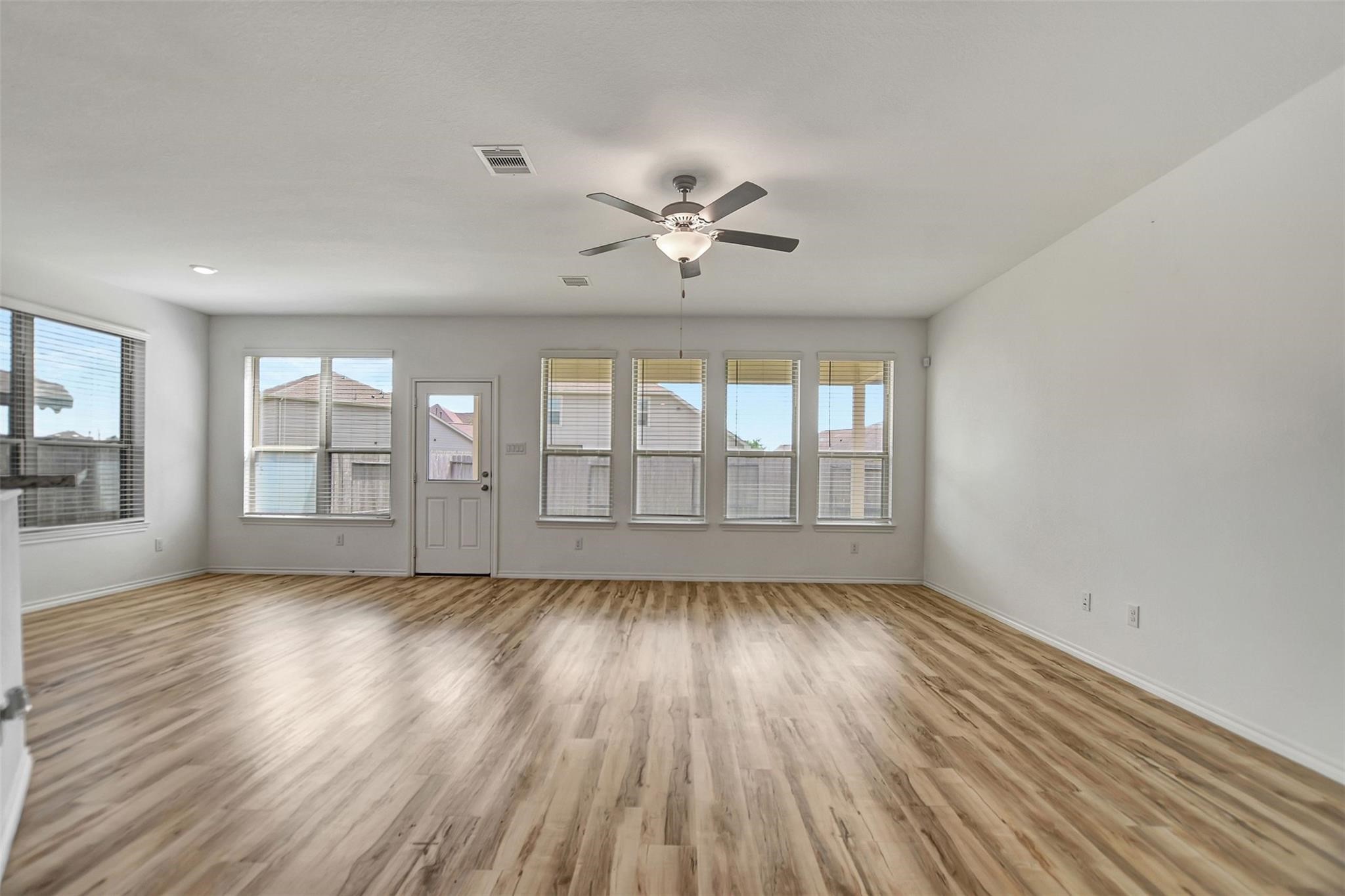 4327 Oakdale Mist Drive, Dickinson, TX 77539