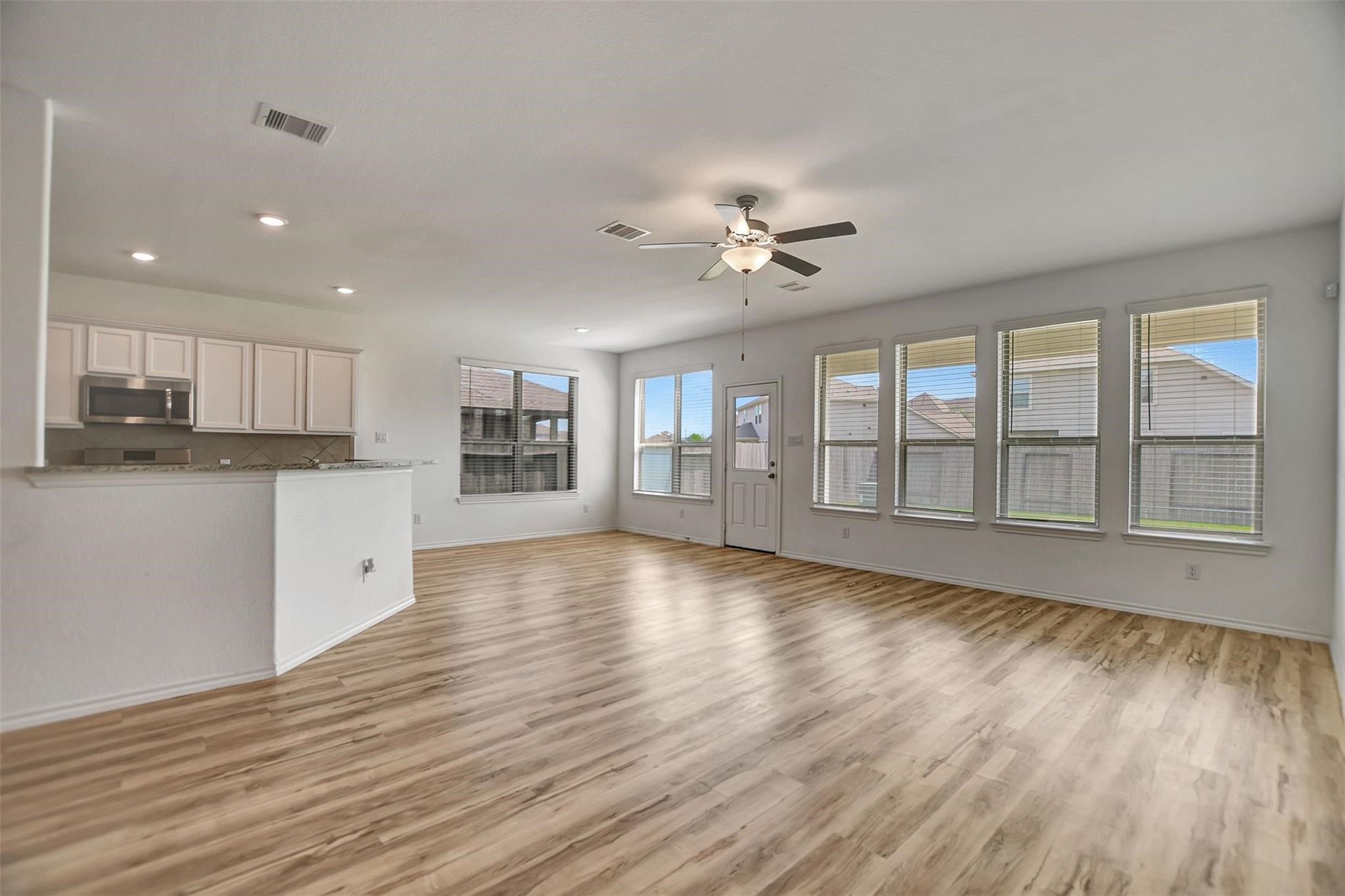 4327 Oakdale Mist Drive, Dickinson, TX 77539
