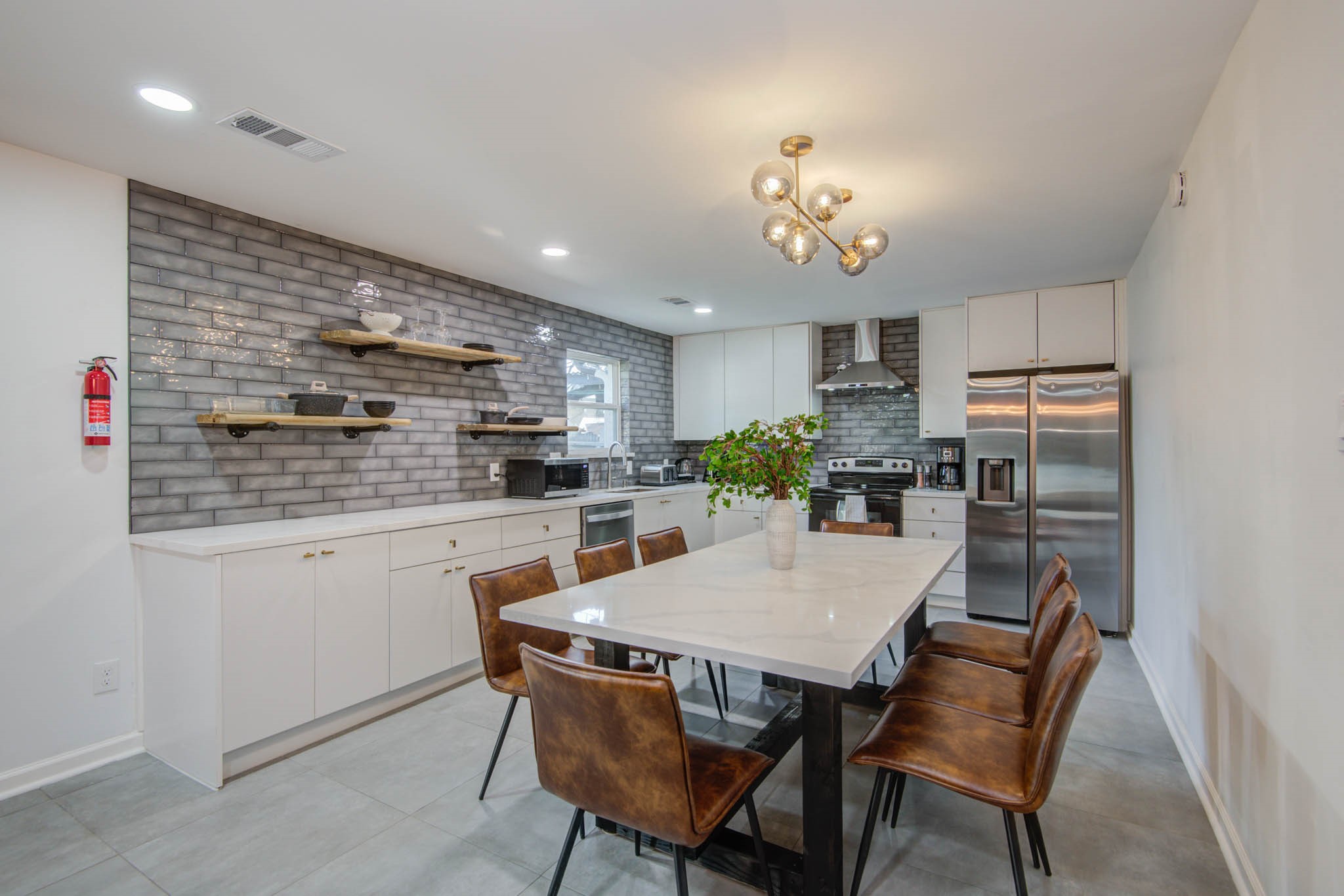 9515 Meadowglen Lane, Houston, TX 77063