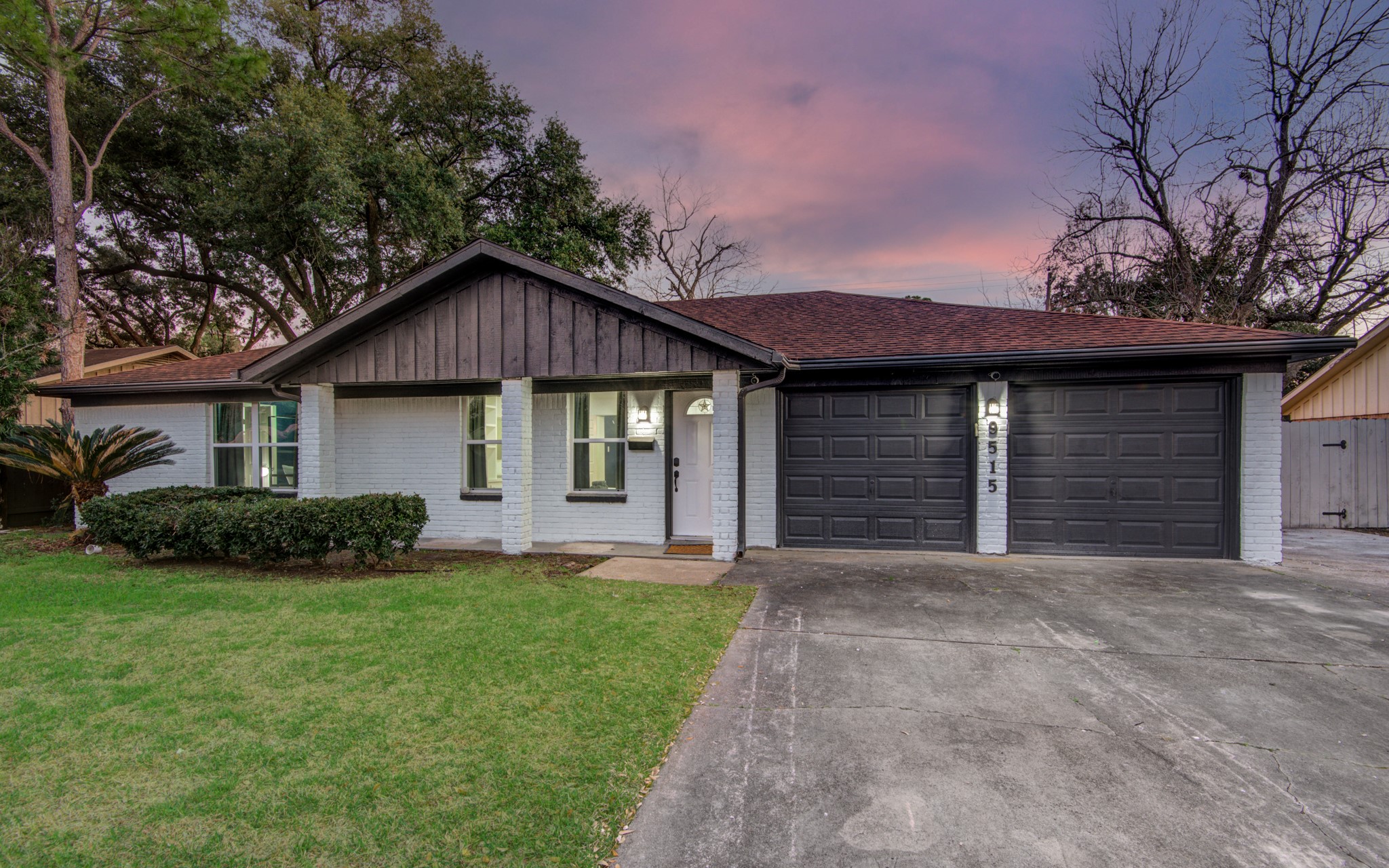 9515 Meadowglen Lane, Houston, TX 77063