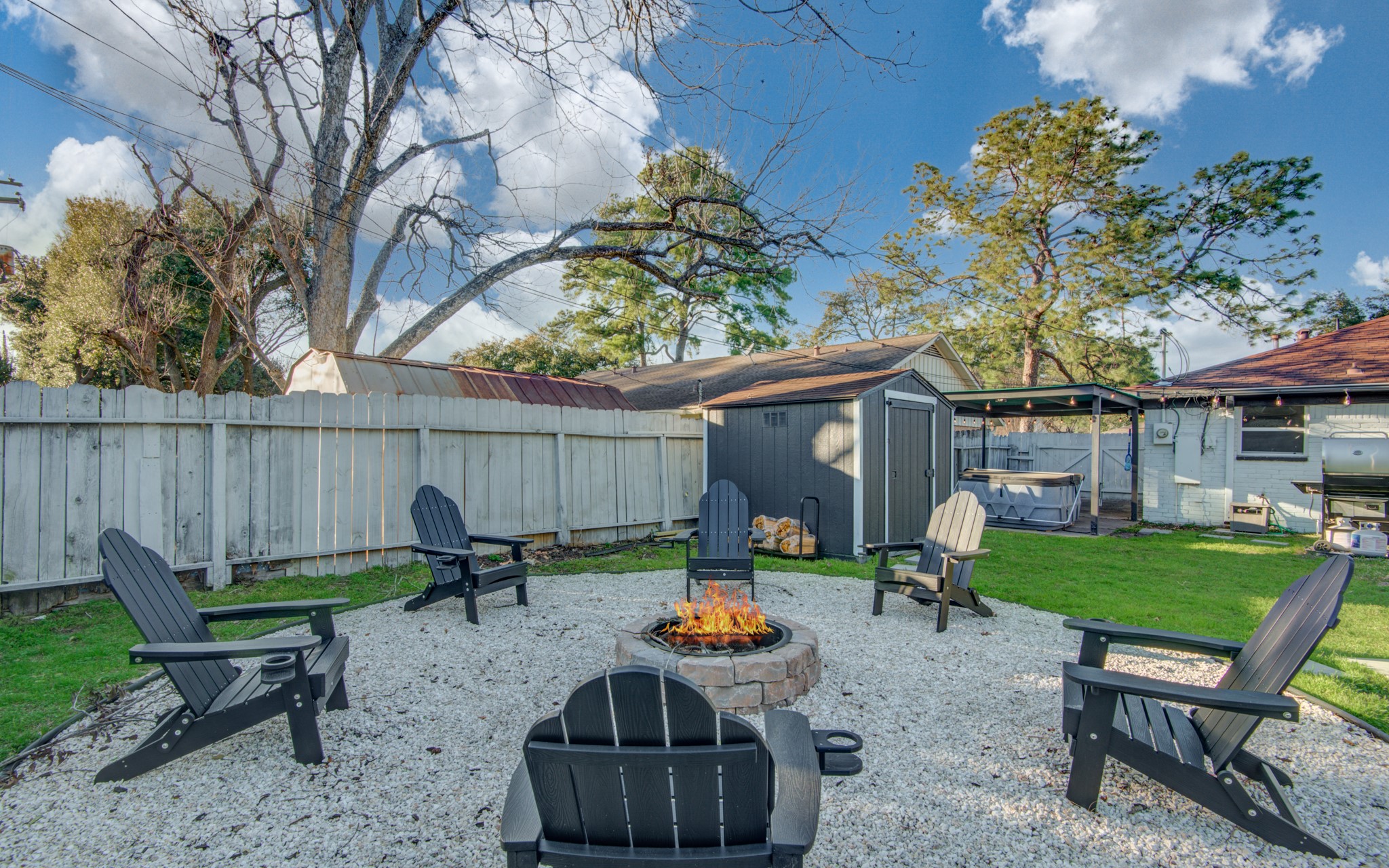 9515 Meadowglen Lane, Houston, TX 77063