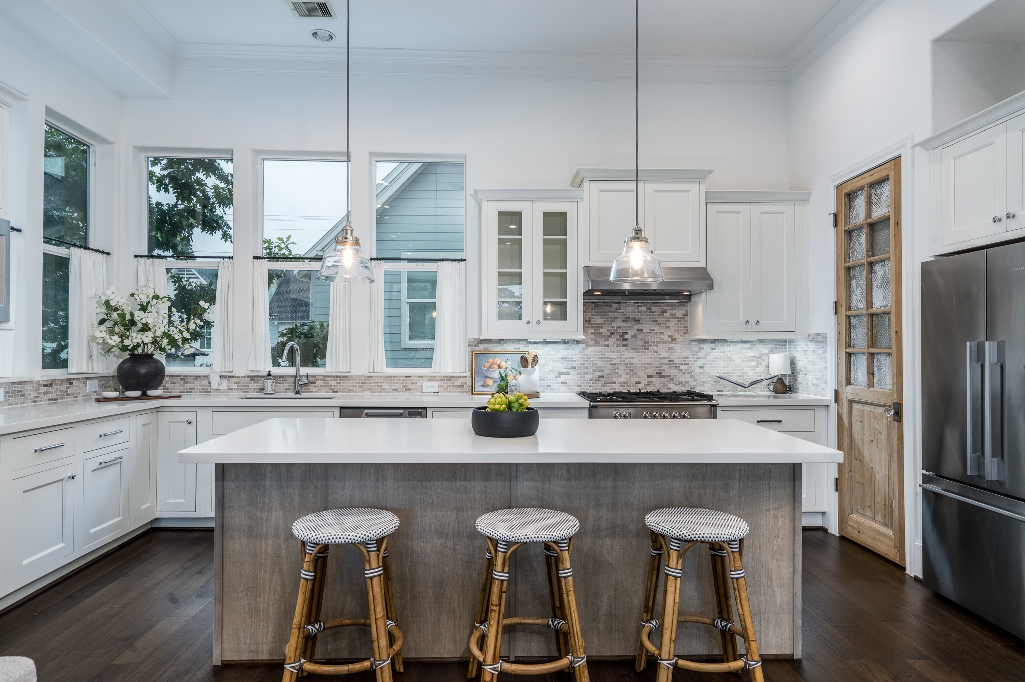 The kitchen is stunning.