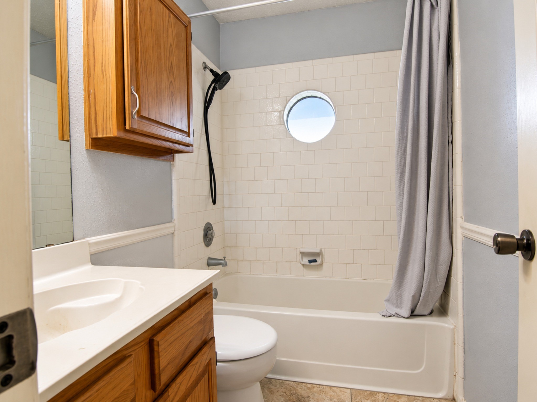 Second bathroom.