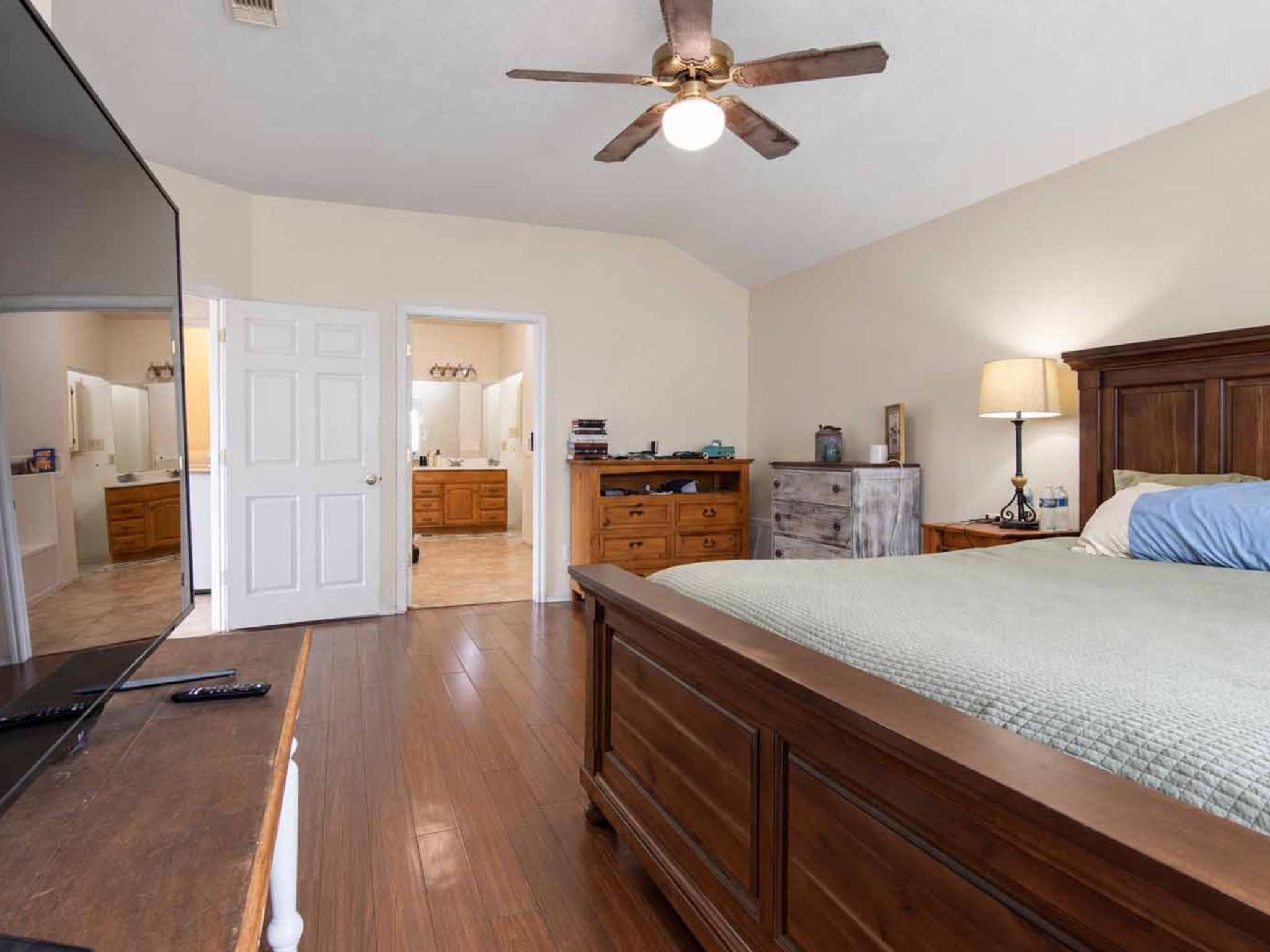 406 Walnut Street, Lake Jackson, TX 77566