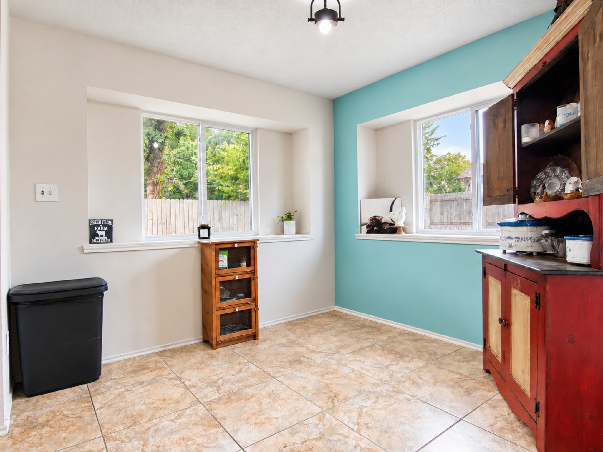 406 Walnut Street, Lake Jackson, TX 77566