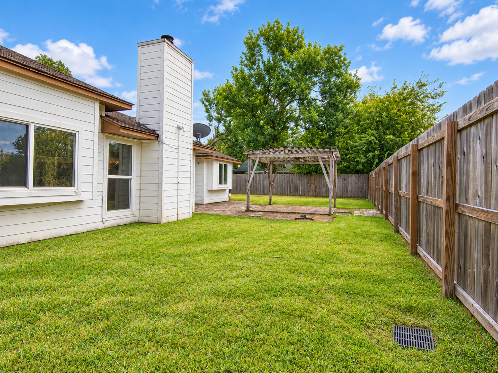 Great side yard.