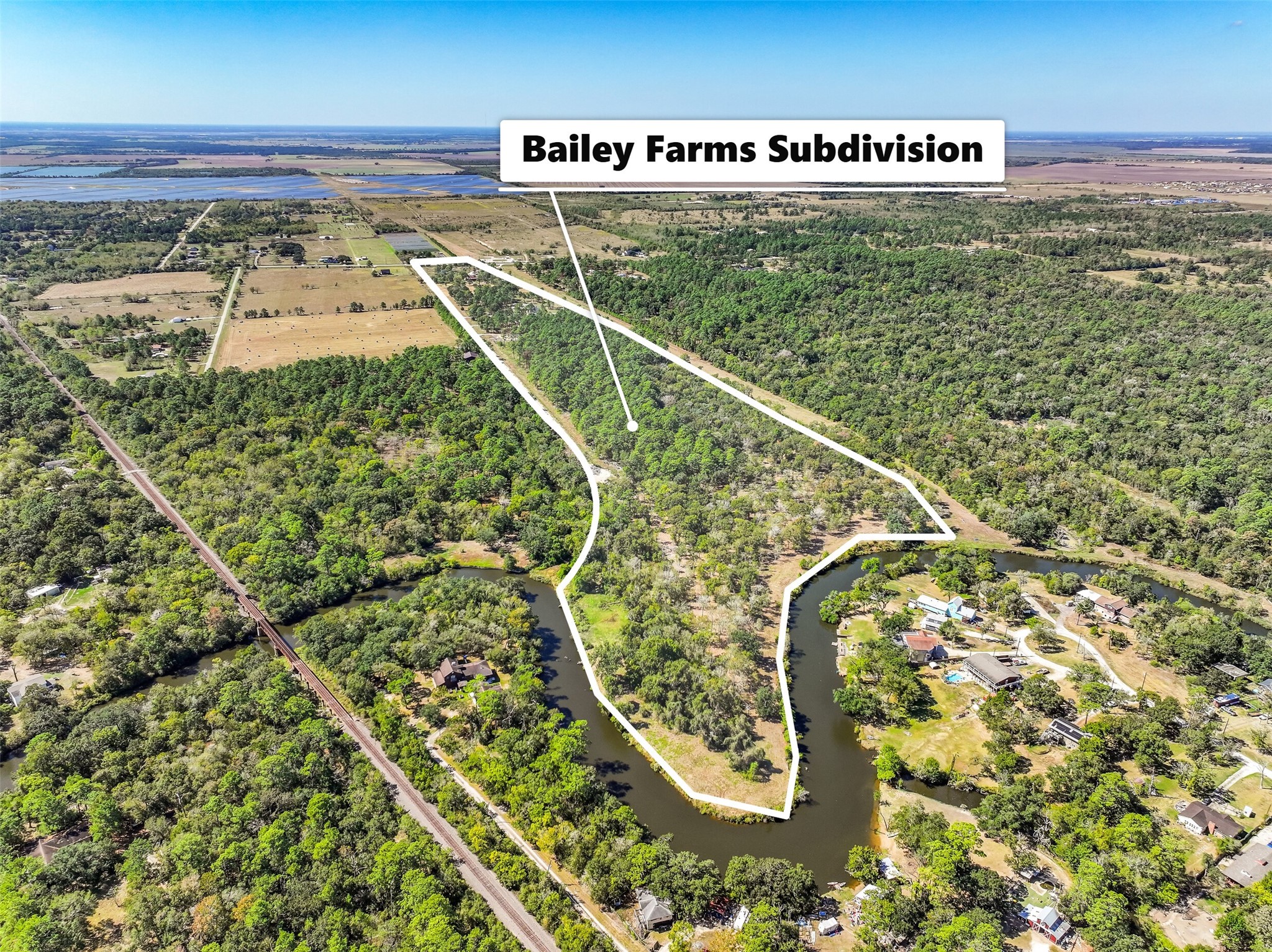 131 Narrow Path Road, Liverpool, TX 77577