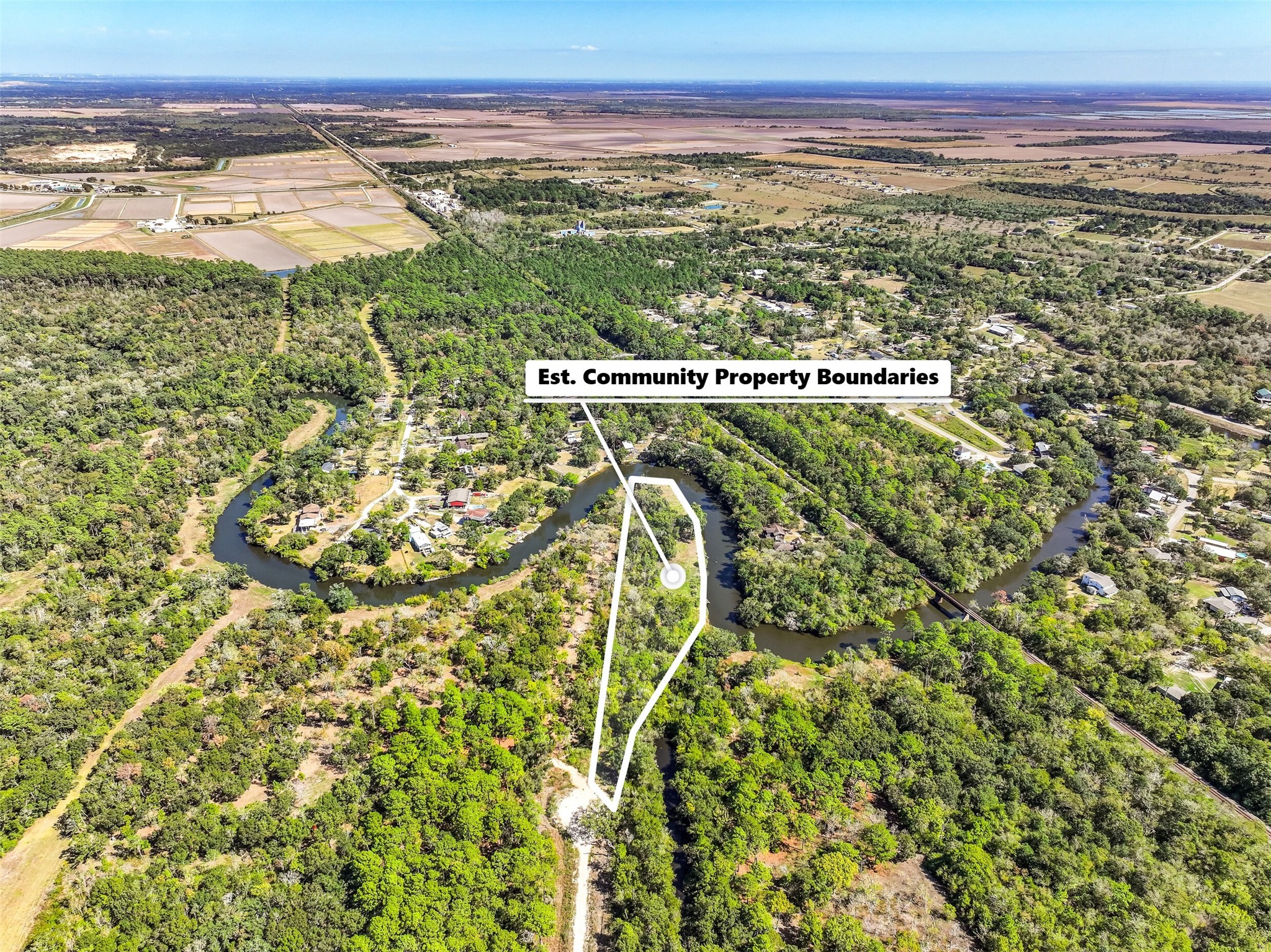 131 Narrow Path Road, Liverpool, TX 77577