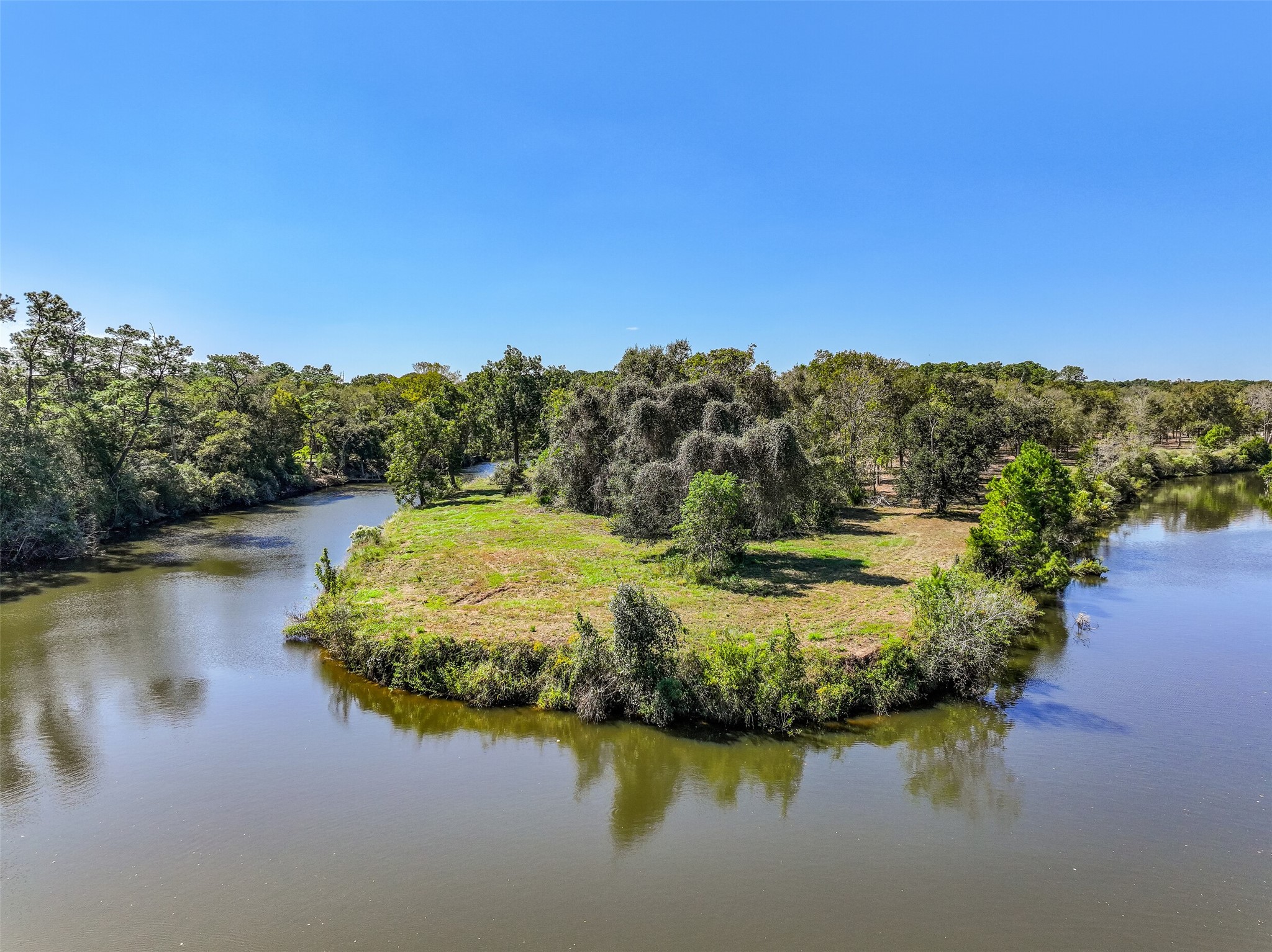 131 Narrow Path Road, Liverpool, TX 77577