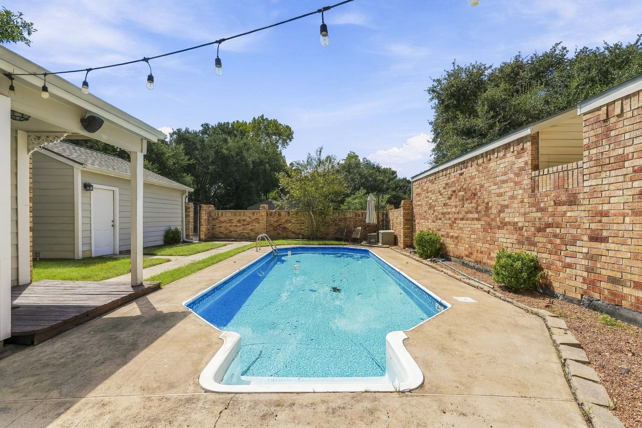 69 Wind Whisper Court, The Woodlands, TX 77380
