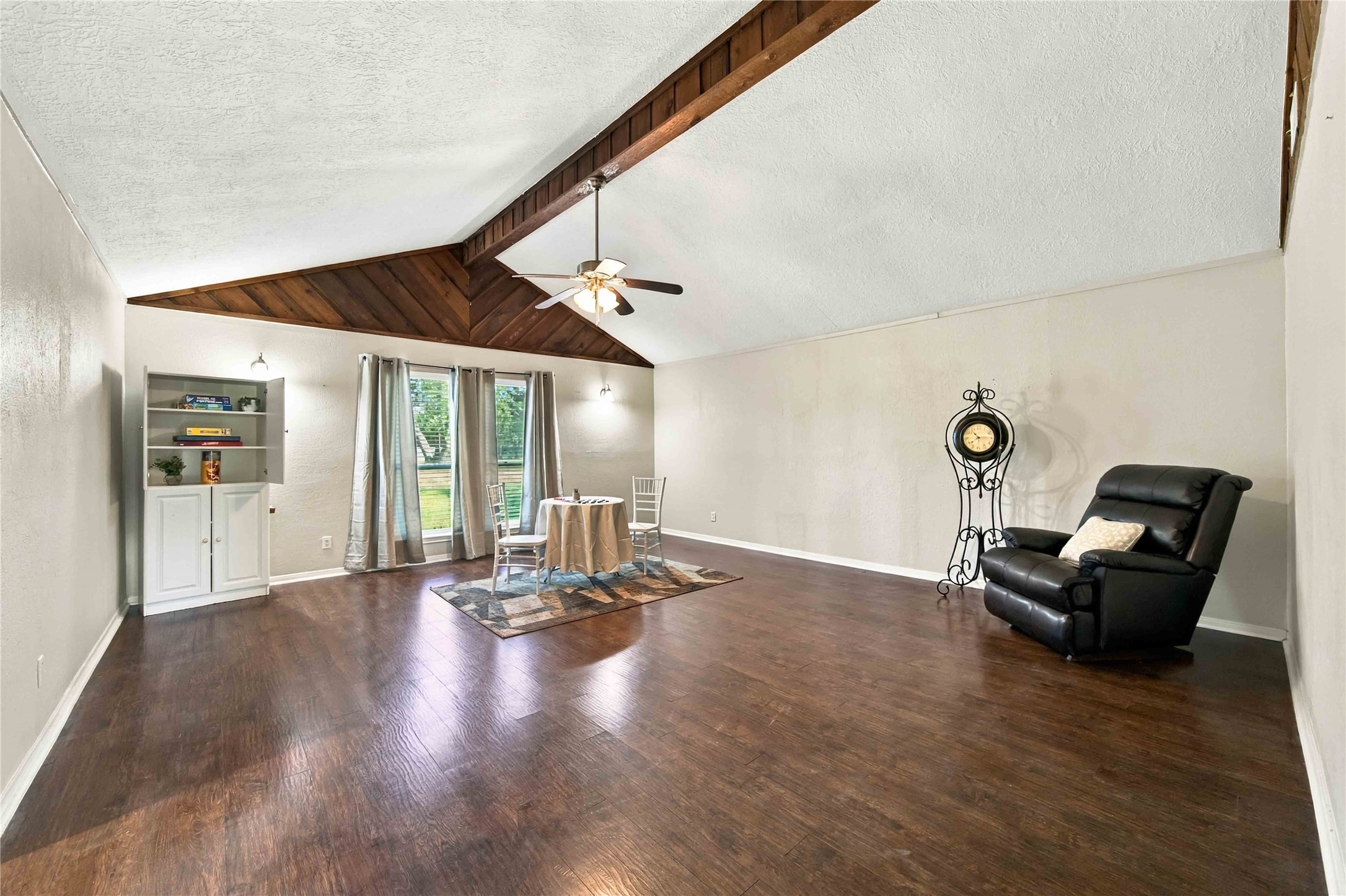 Game room/5th bedroom. However you wish to use it.