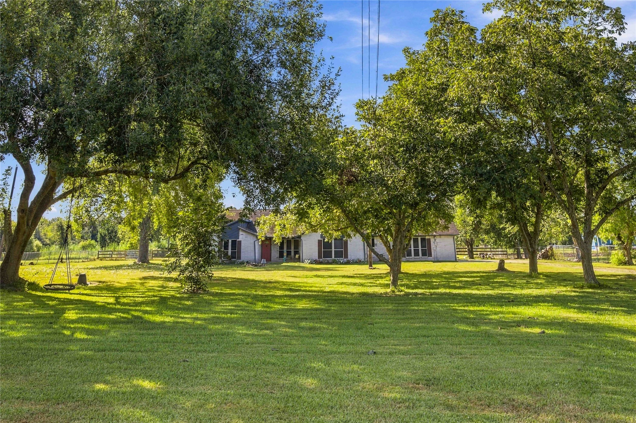 This property sits on 3.773 acres. This property sits on 3.773 acres.