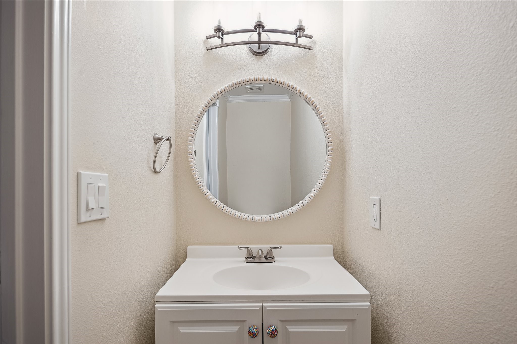 Half bath adjacent to flex room
