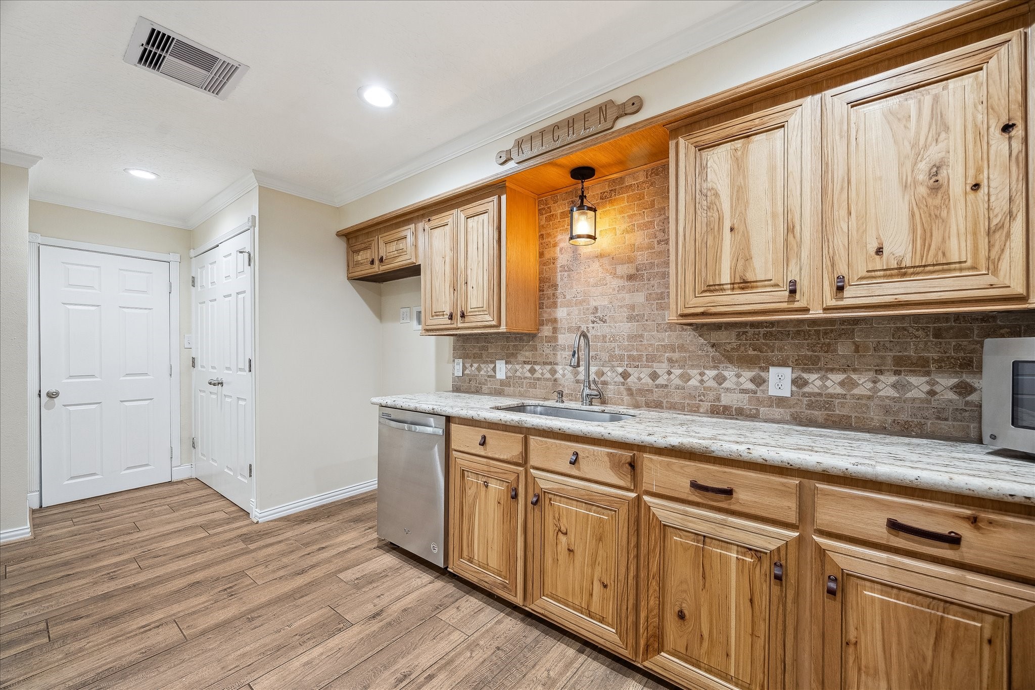 1325 Curtin Street, Houston, TX 77018