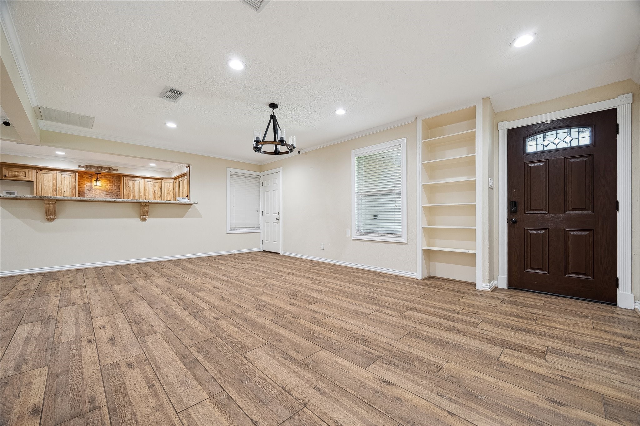 Large dining area conveniently located adjacent to the kitchen