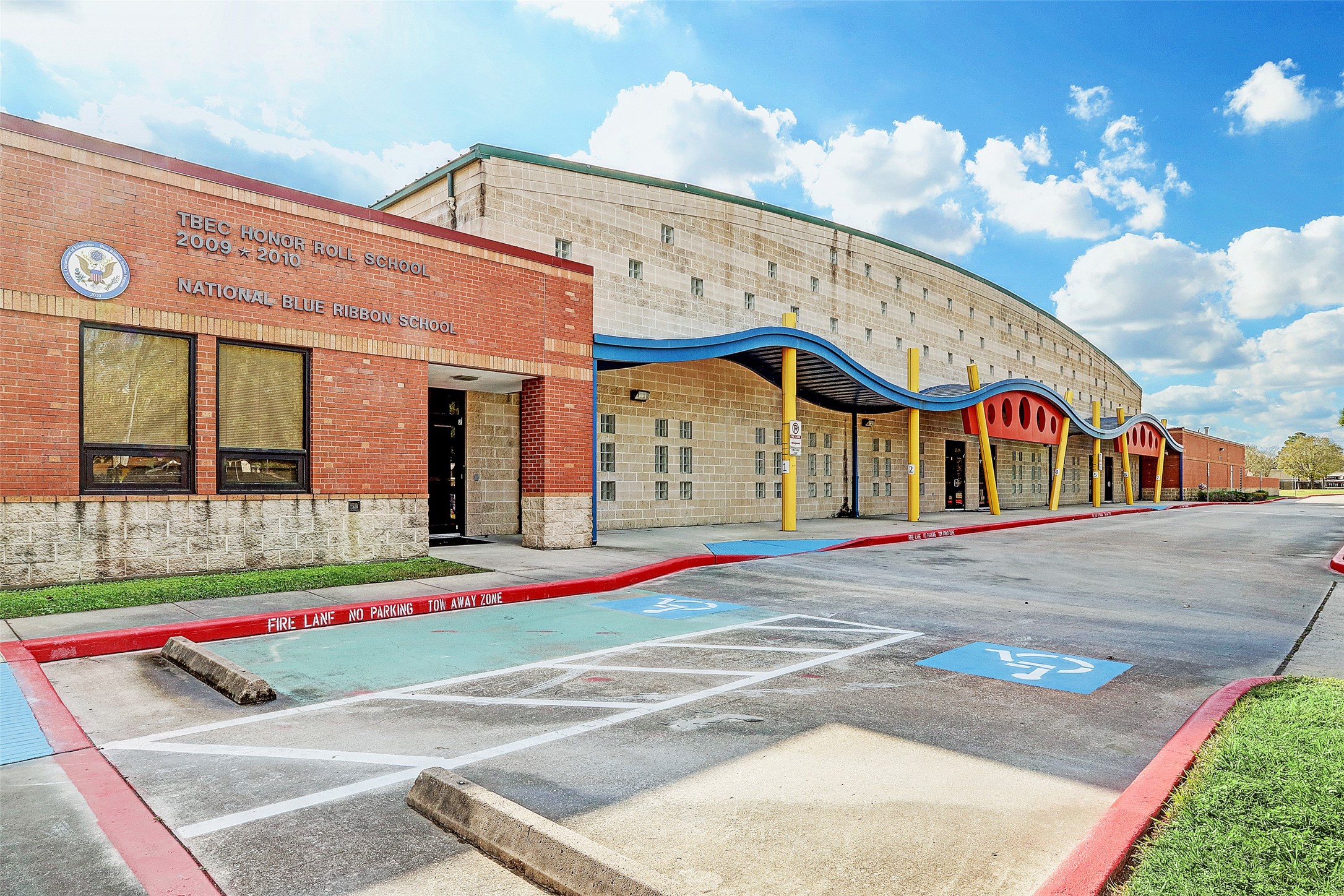 Zoned to highly prestigious Oak Forest Elementary