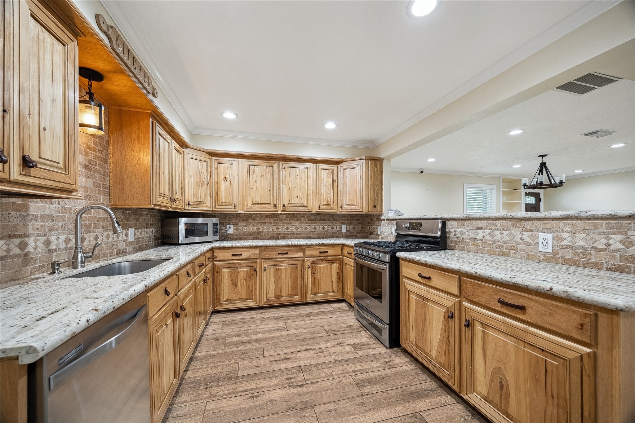 1325 Curtin Street, Houston, TX 77018