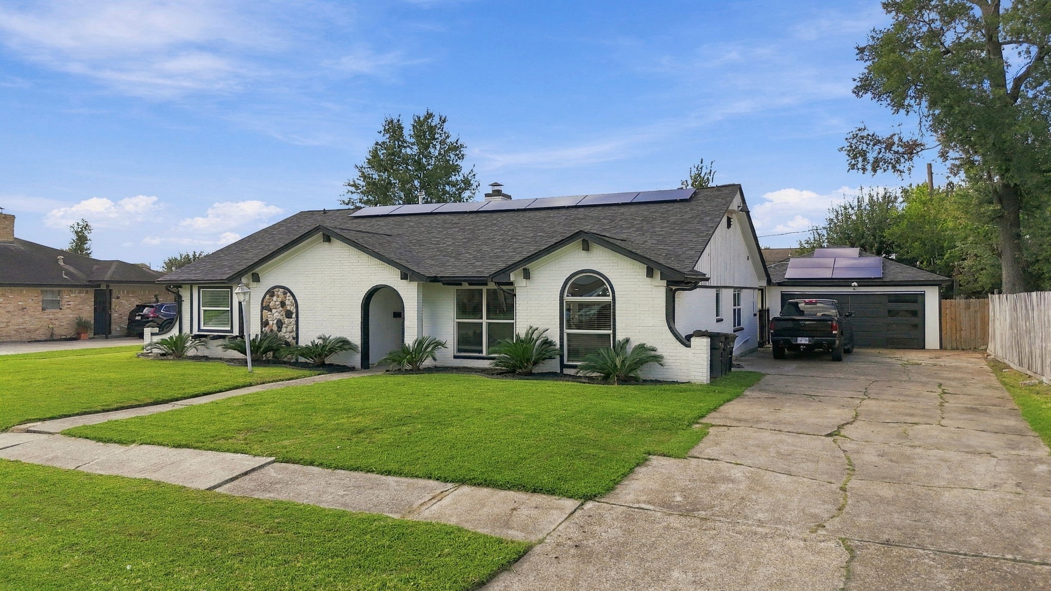 326 Kingscourt Drive, Houston, TX 77015