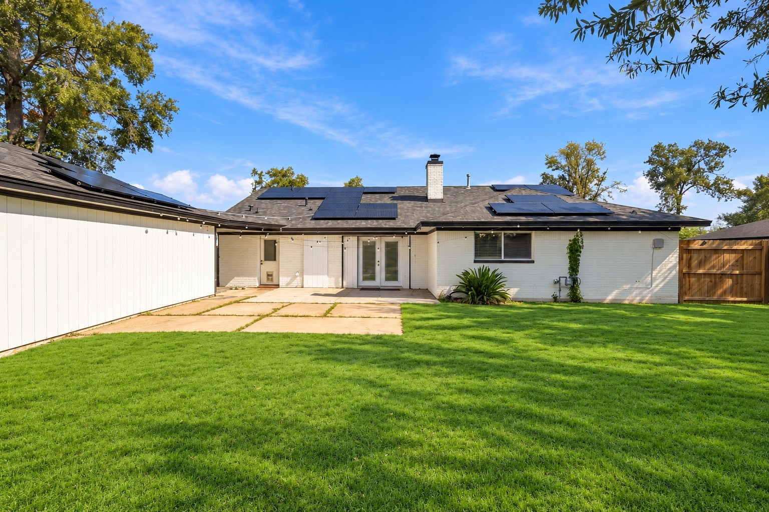 326 Kingscourt Drive, Houston, TX 77015