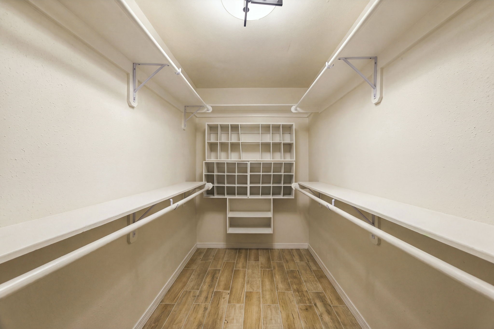 326 Kingscourt Drive, Houston, TX 77015