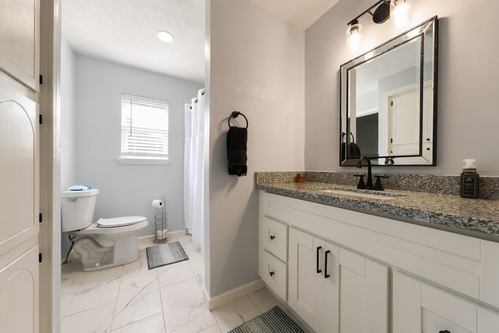 326 Kingscourt Drive, Houston, TX 77015