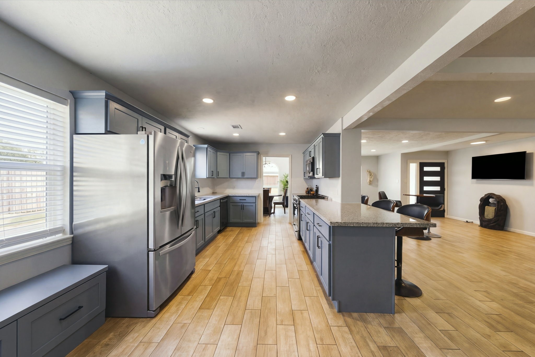 326 Kingscourt Drive, Houston, TX 77015