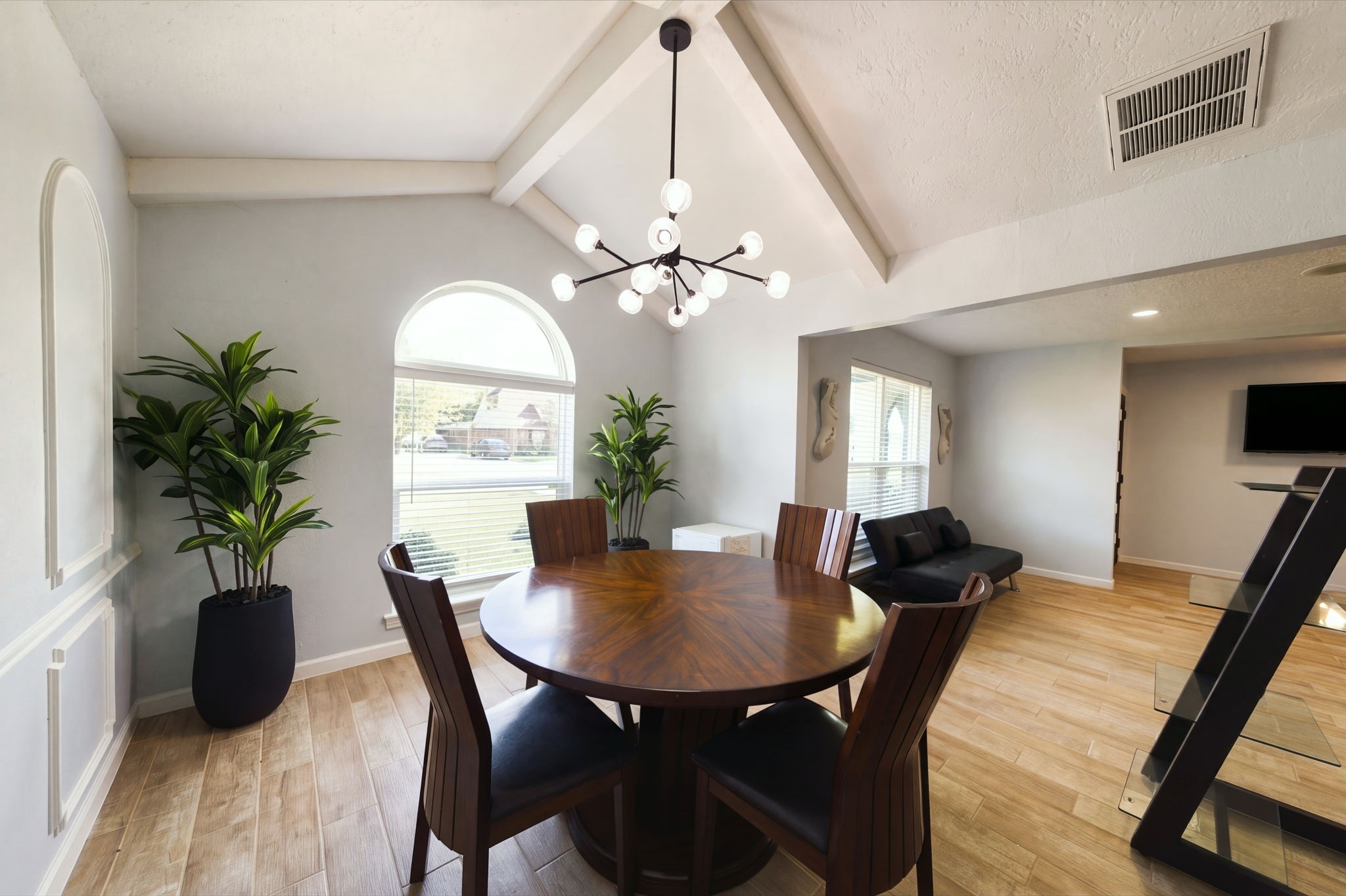 326 Kingscourt Drive, Houston, TX 77015