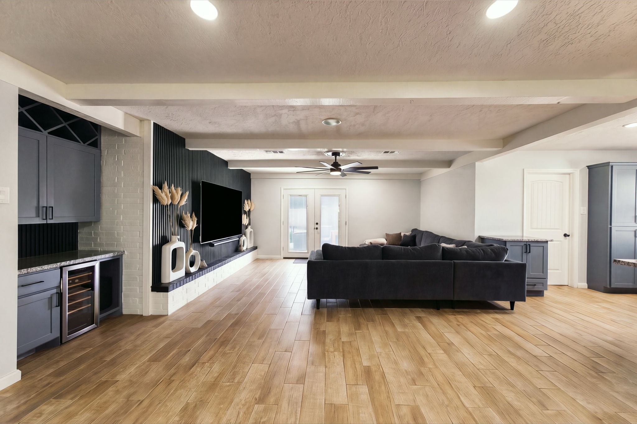 326 Kingscourt Drive, Houston, TX 77015