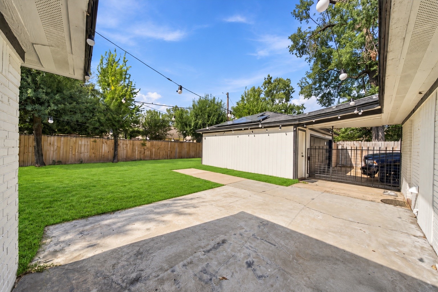 326 Kingscourt Drive, Houston, TX 77015