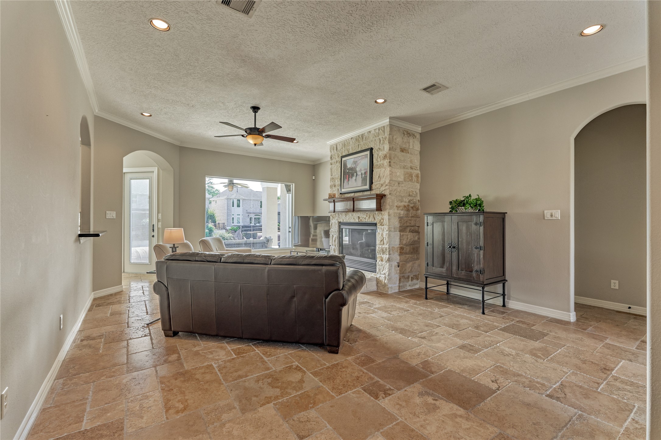 12323 Longmire Cove, Conroe, TX 77304