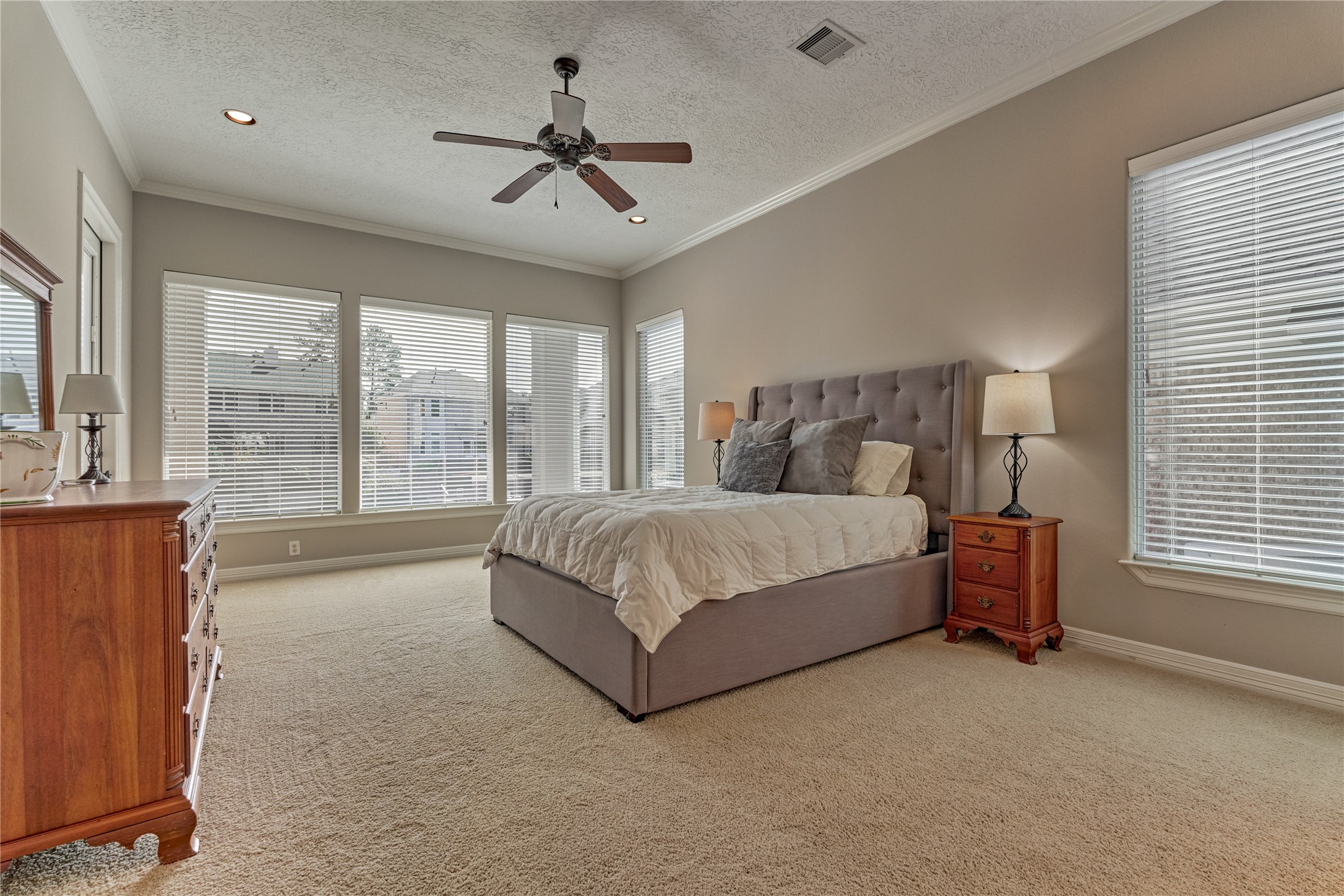 12323 Longmire Cove, Conroe, TX 77304