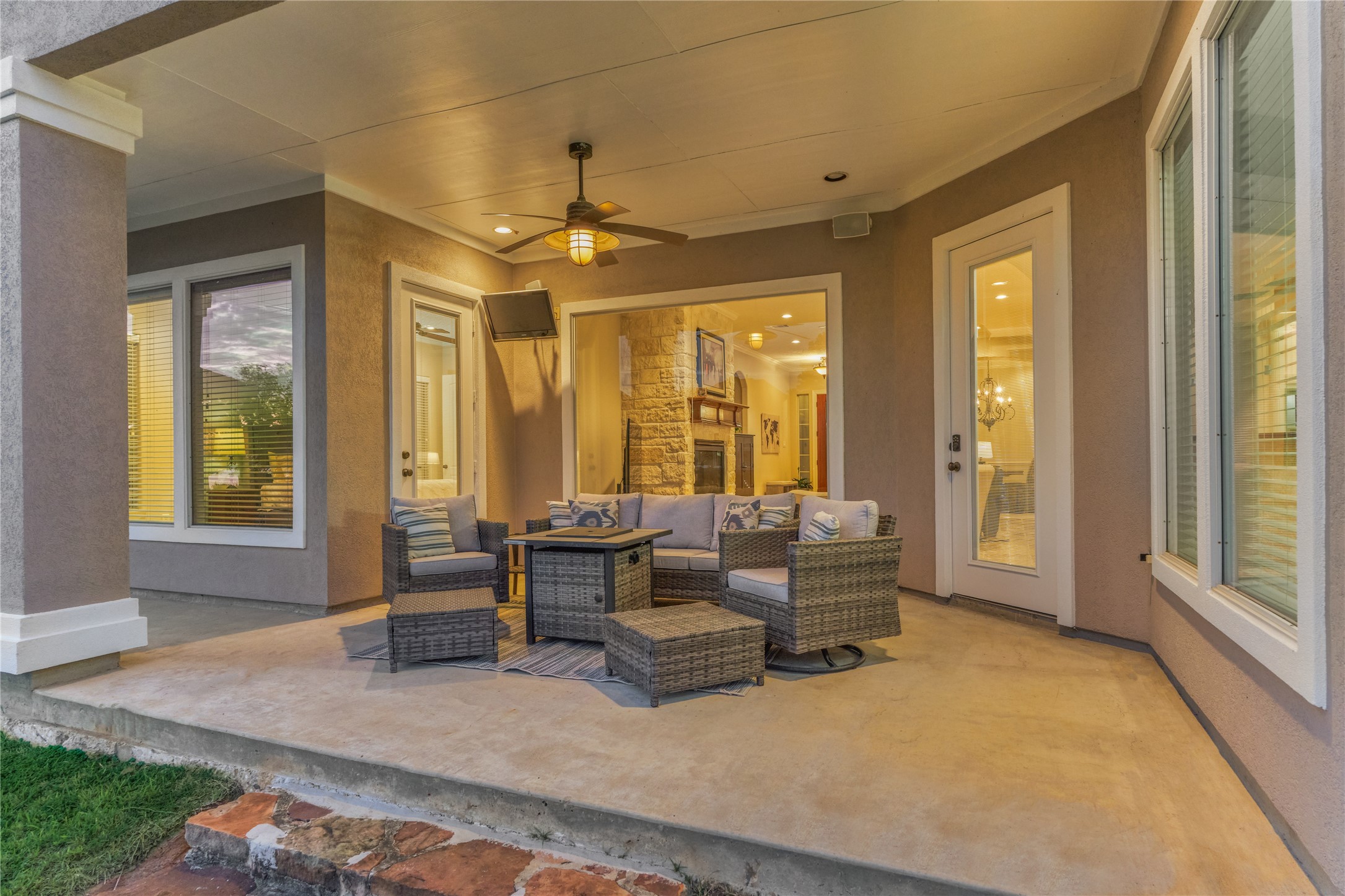 12323 Longmire Cove, Conroe, TX 77304