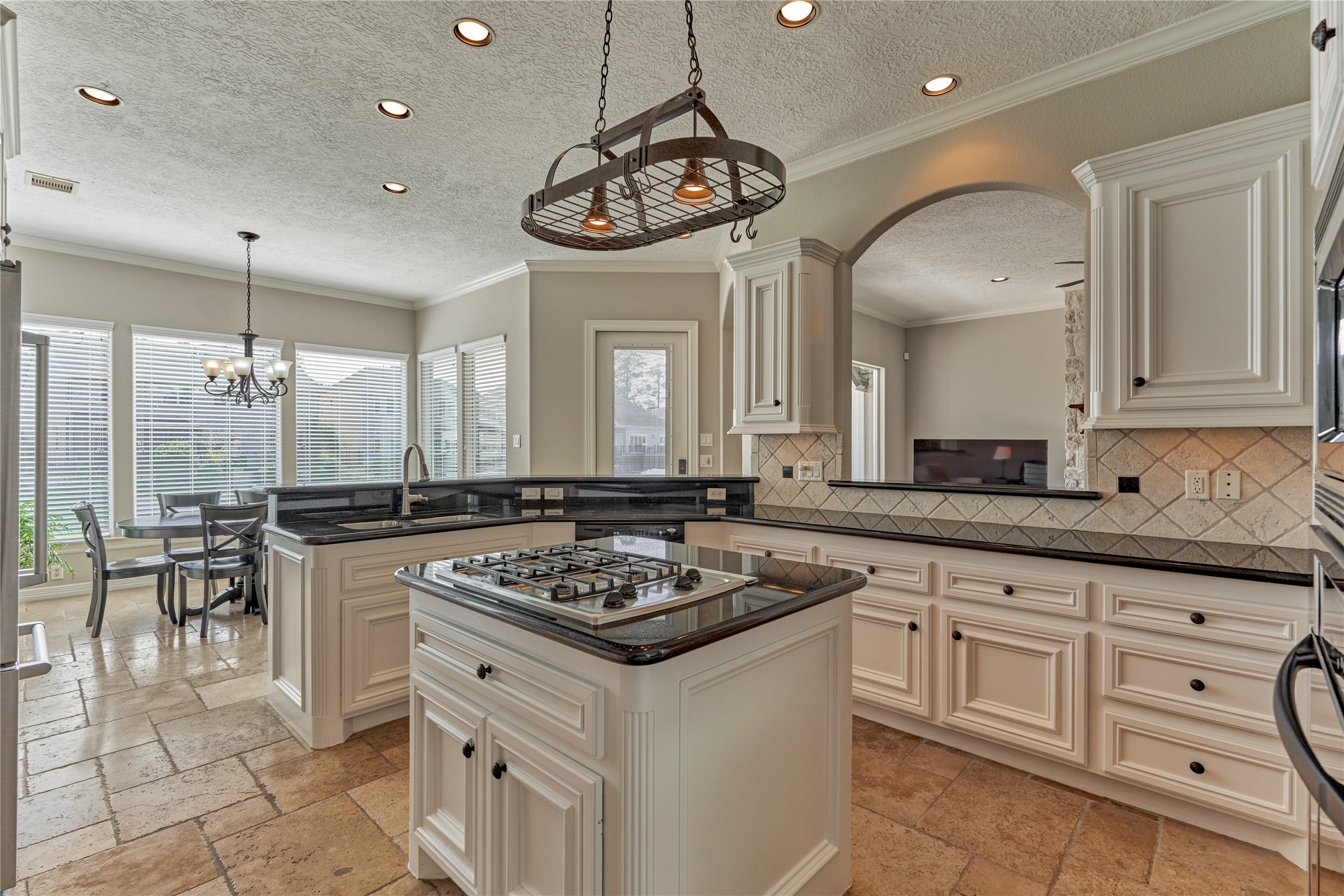 12323 Longmire Cove, Conroe, TX 77304