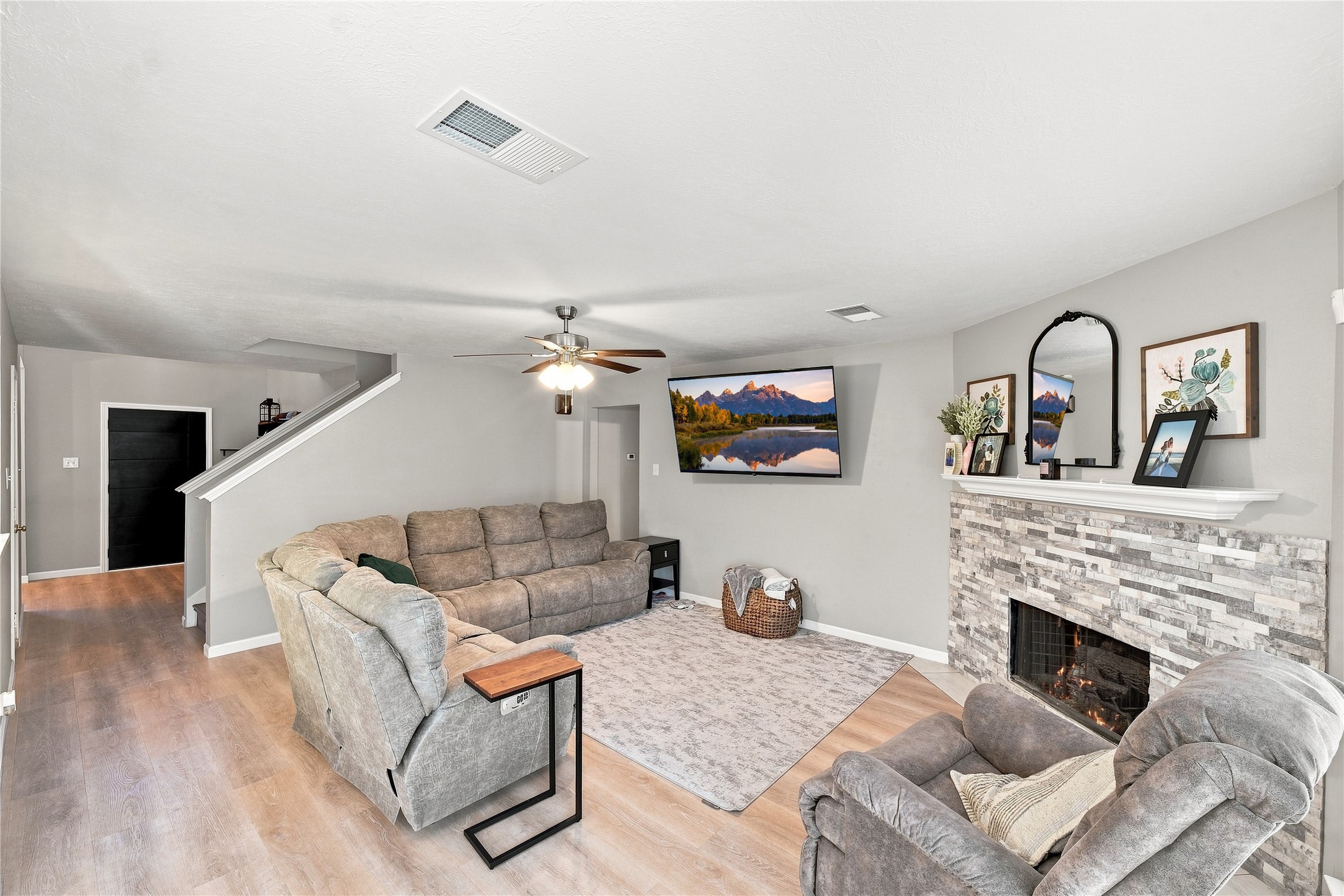 217 Fox Springs Court, Dickinson, TX 77539