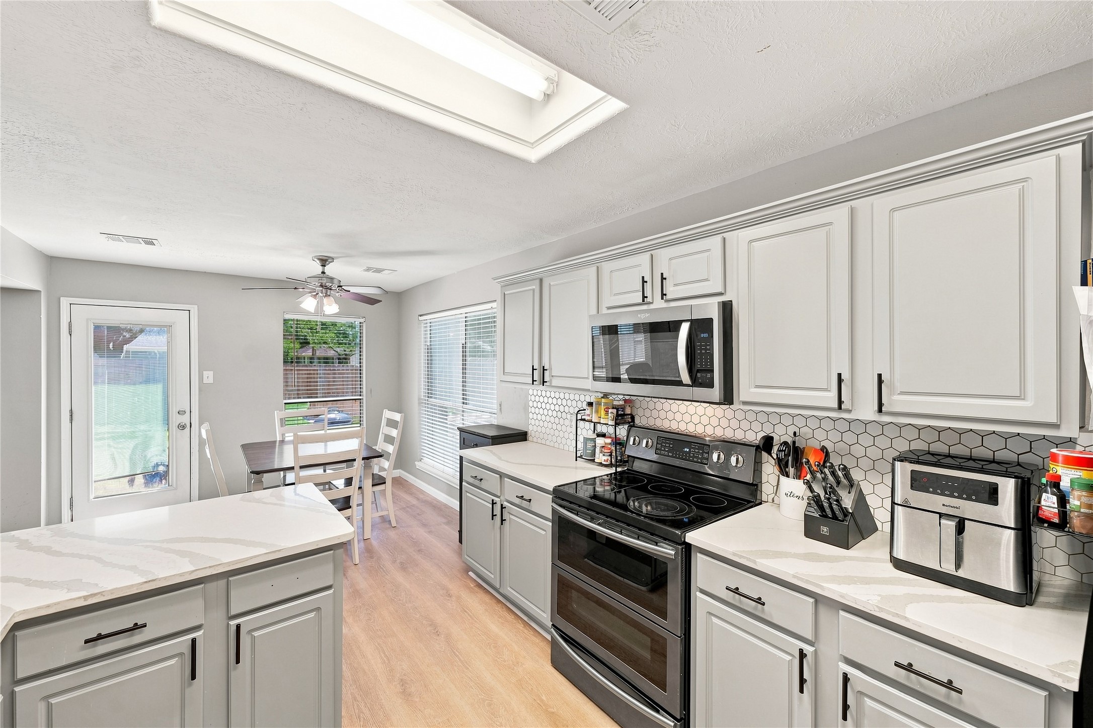 217 Fox Springs Court, Dickinson, TX 77539
