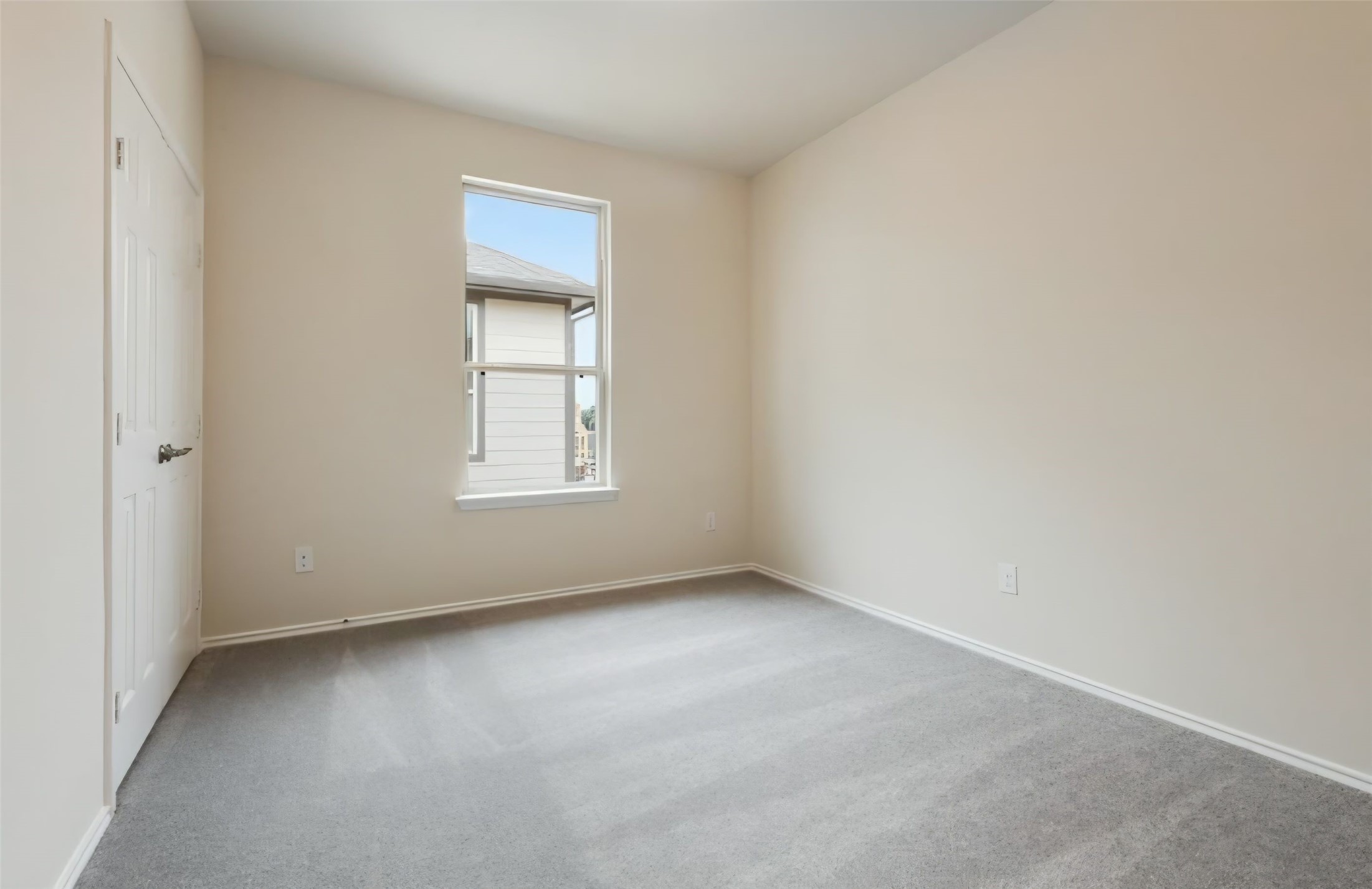 Spacious bedroom 2