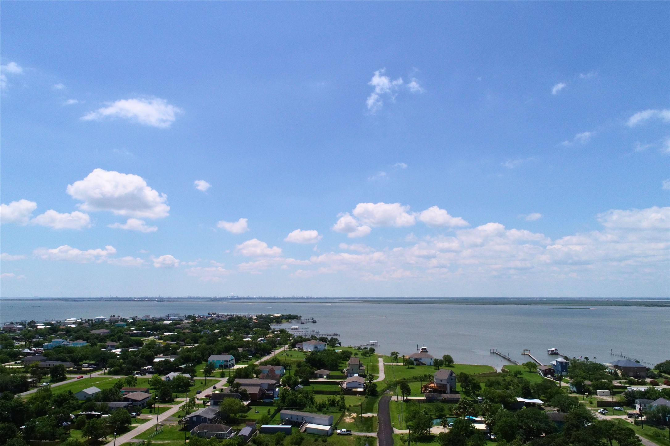 921 13th Street, San Leon, TX 77539 921 13th Street, San Leon, TX 77539