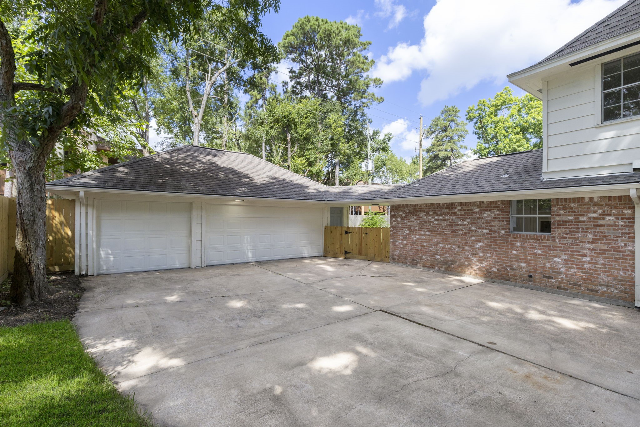 3 Car Garage
