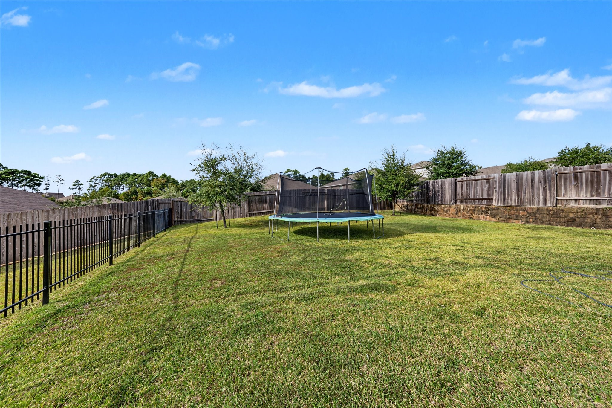6042 Dulcina Court, Conroe, TX 77304