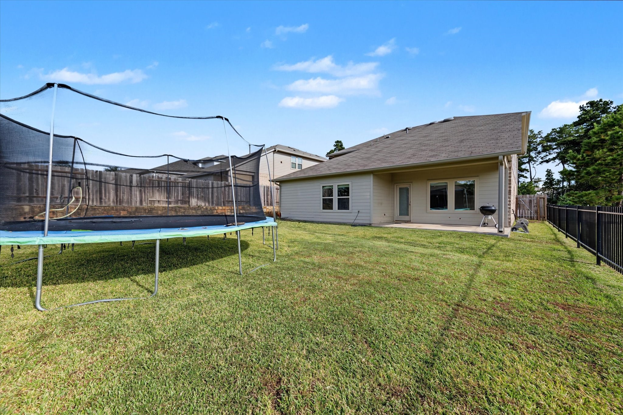 6042 Dulcina Court, Conroe, TX 77304