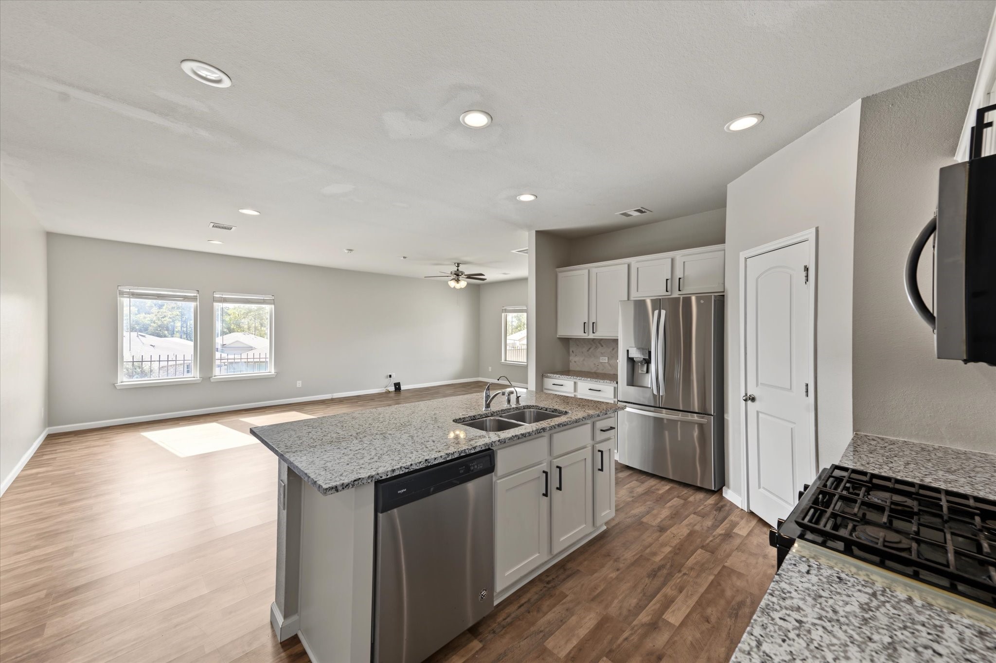 6042 Dulcina Court, Conroe, TX 77304