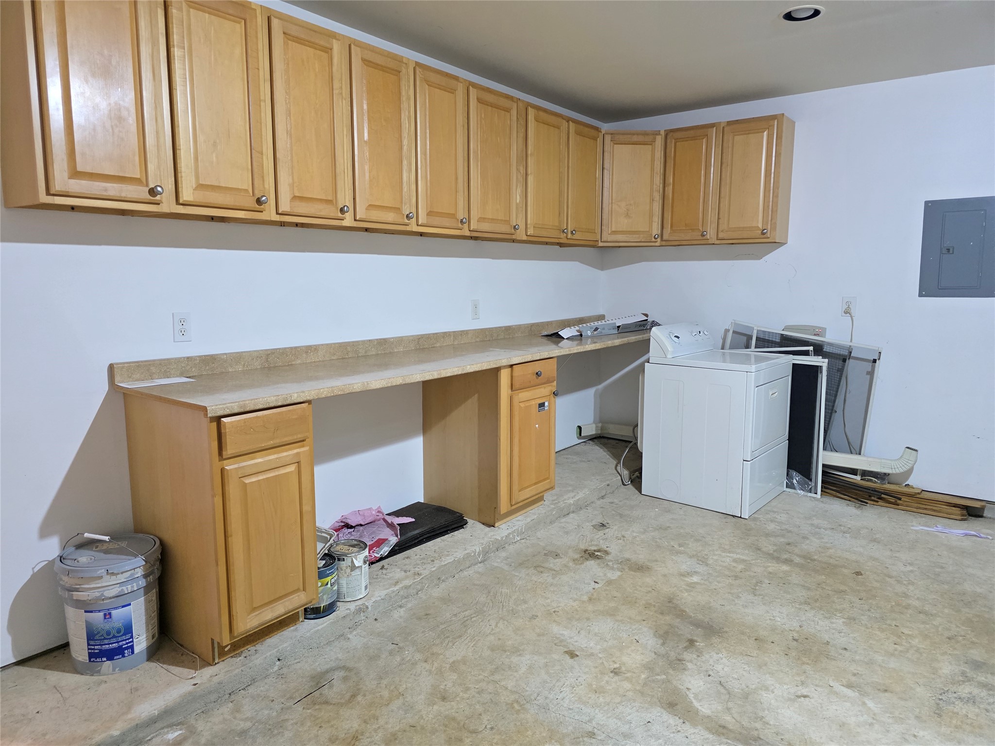 Garage built-in cabinets and work bend