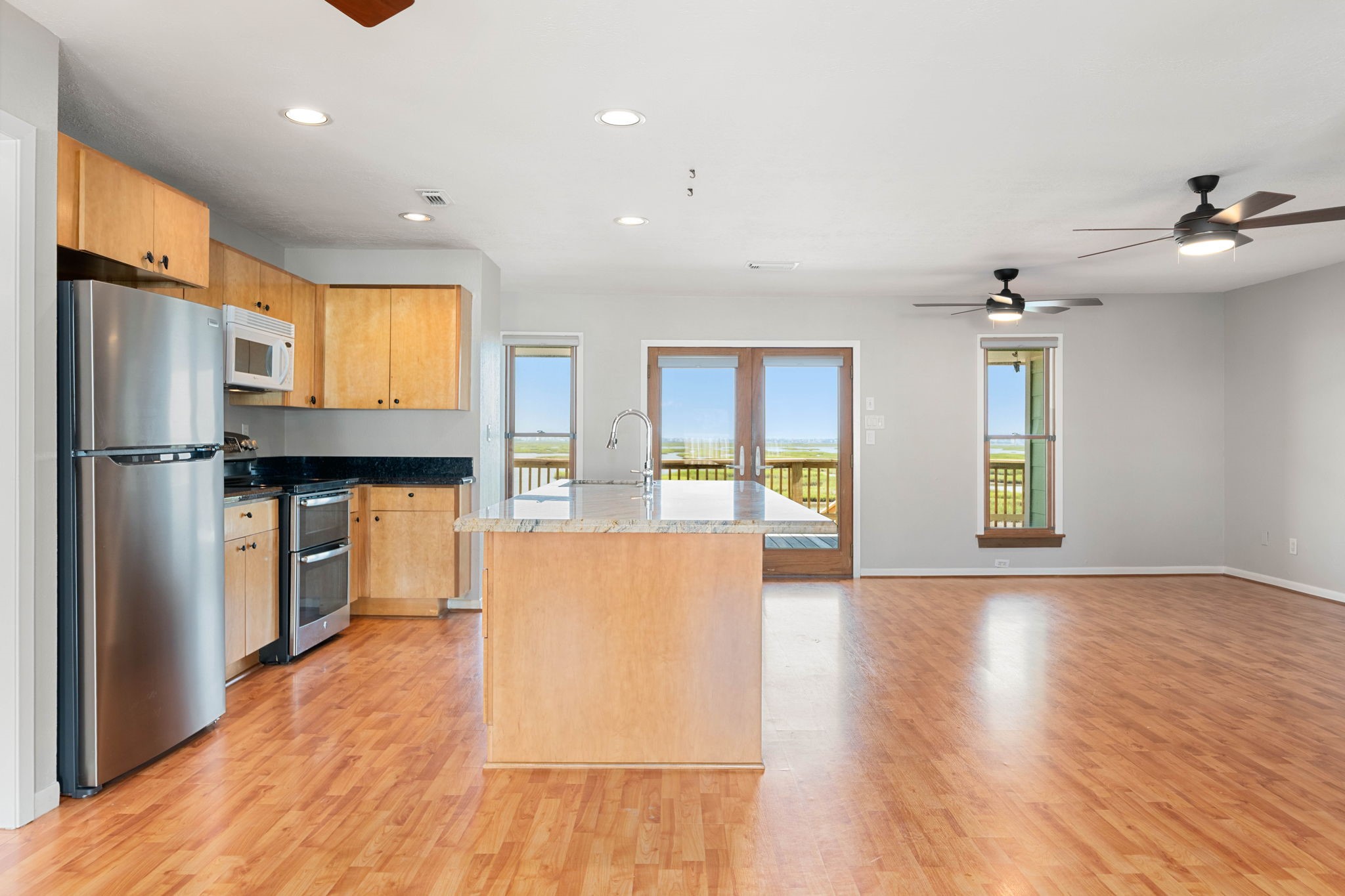 1264 Blue Heron Street, Hitchcock, TX 77563