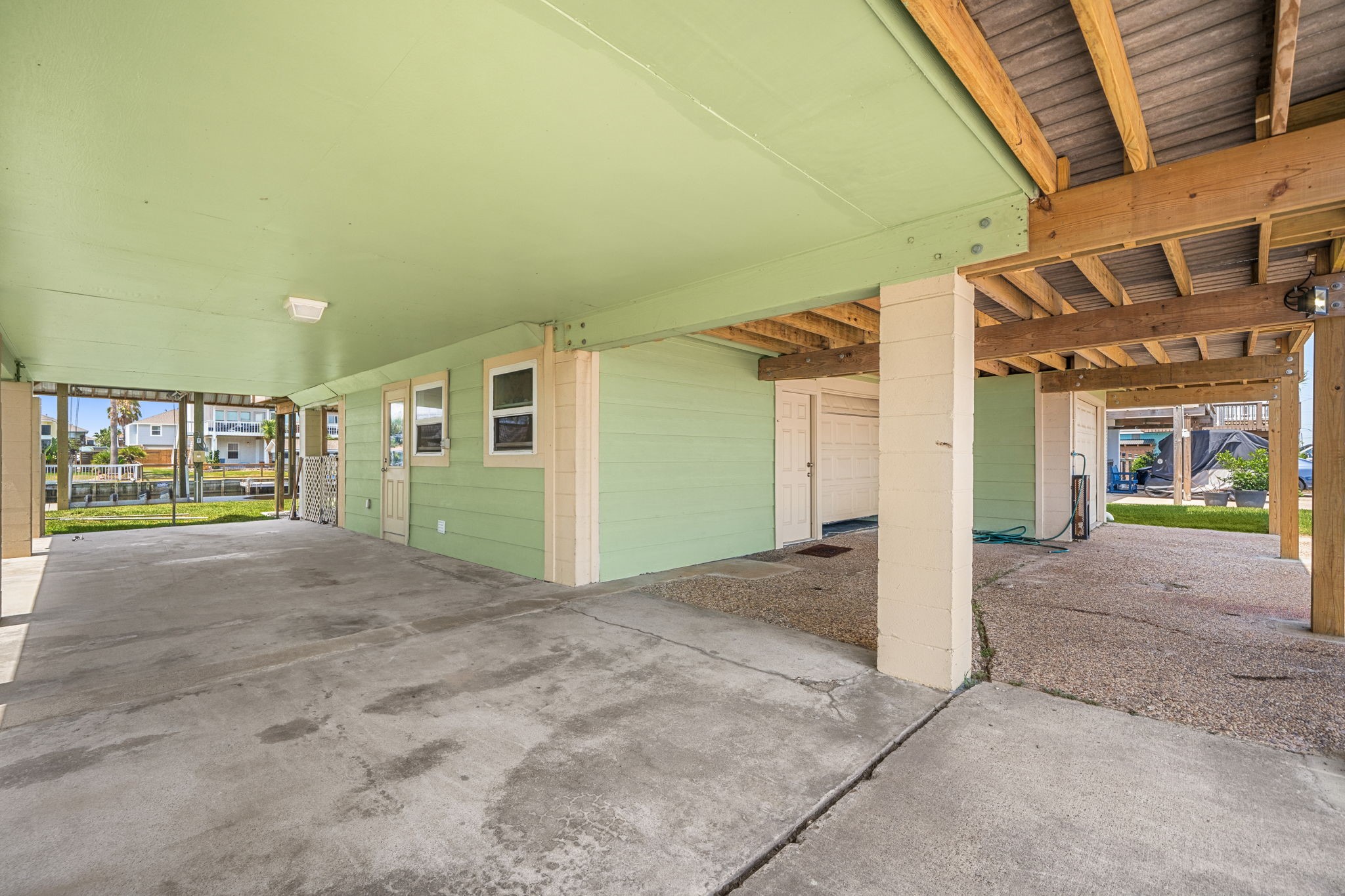 1264 Blue Heron Street, Hitchcock, TX 77563