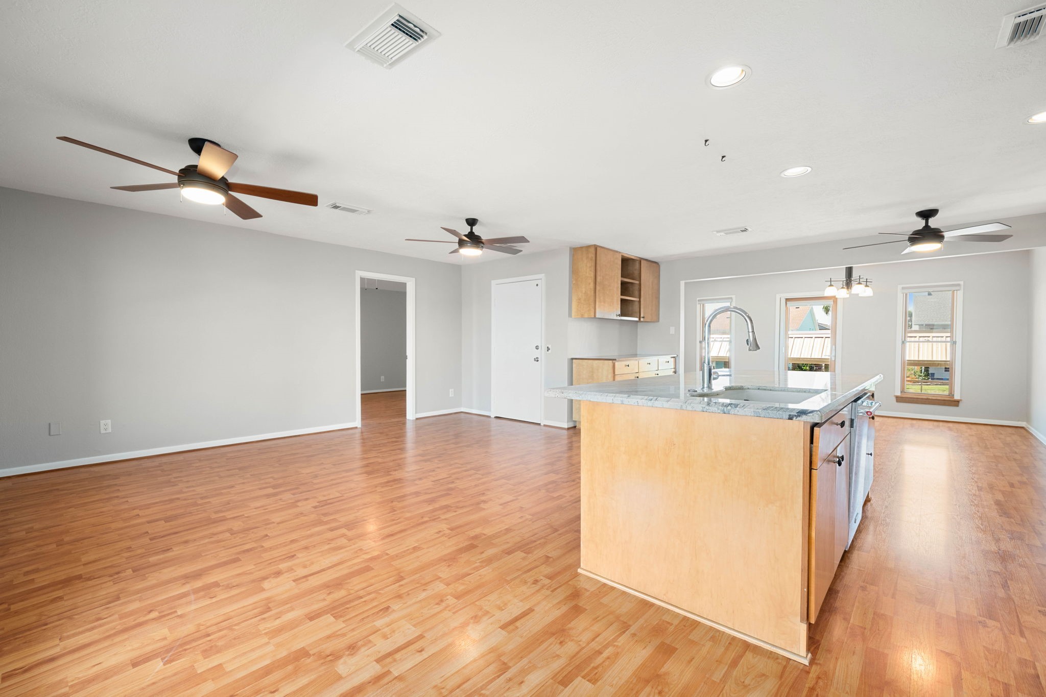 1264 Blue Heron Street, Hitchcock, TX 77563