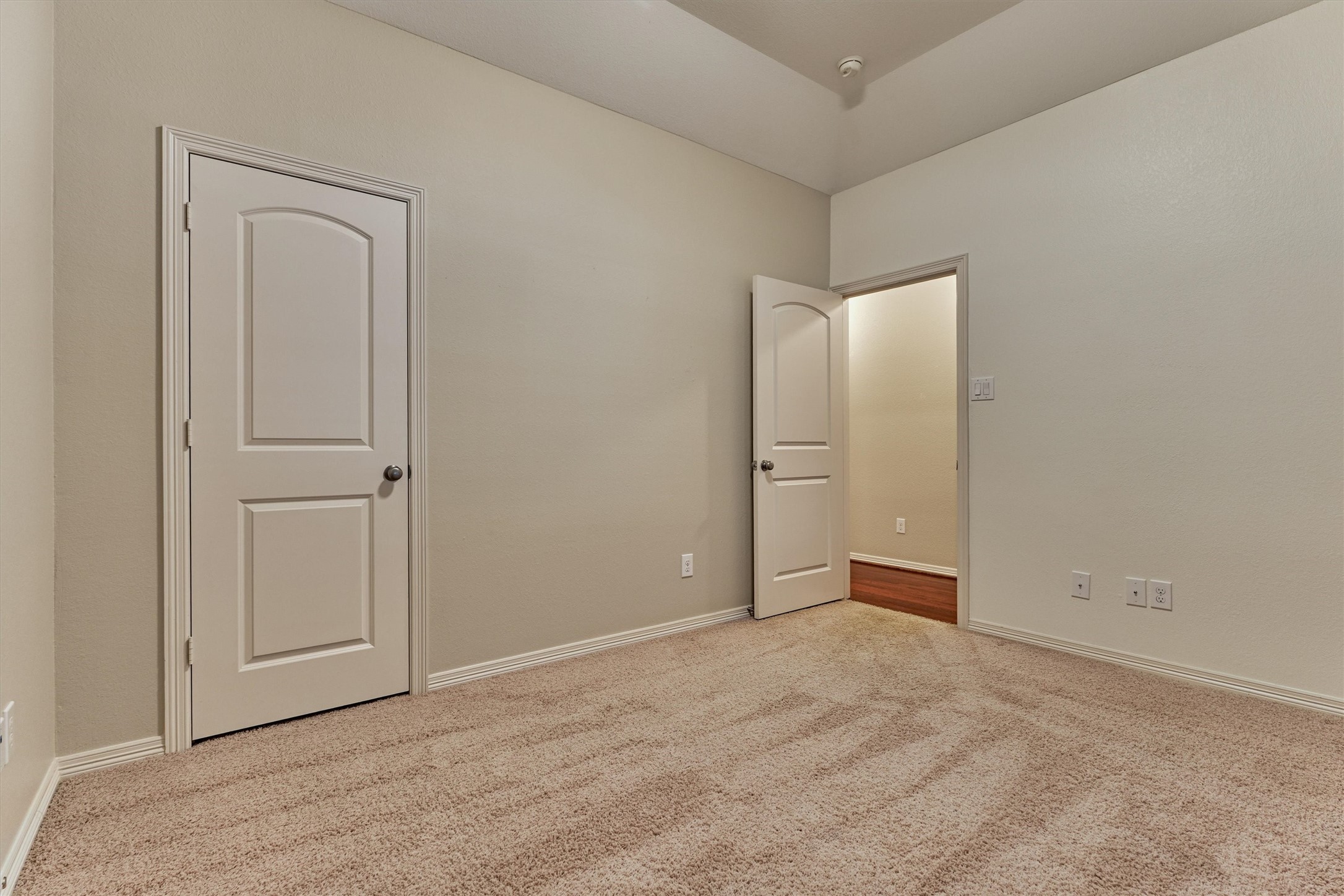 Walk-in closet and high ceilings in this bedroom. Walk-in closet and high ceilings in this bedroom.
